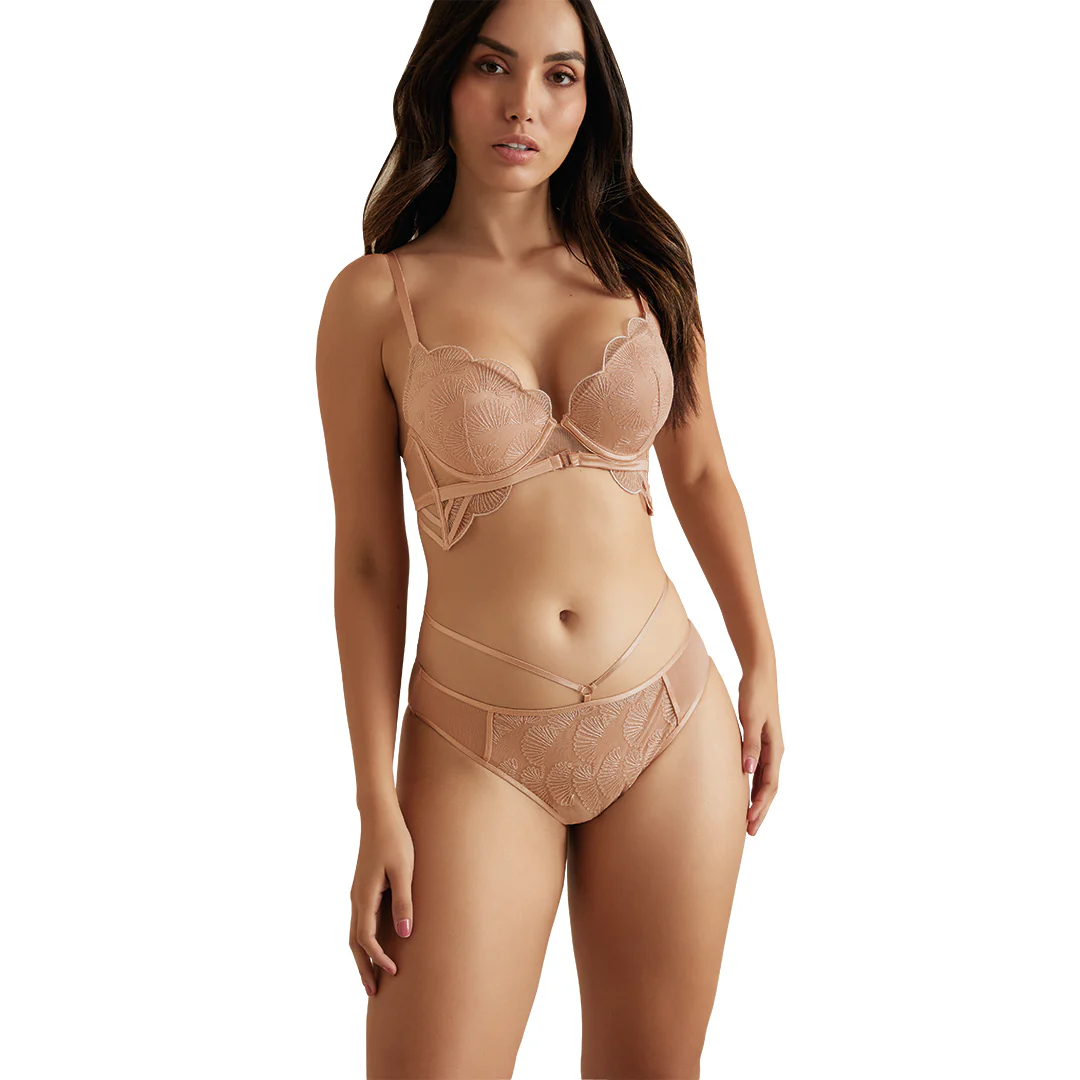 PANTY BEIGE BORDADO CON LUREX Y MESH 82093