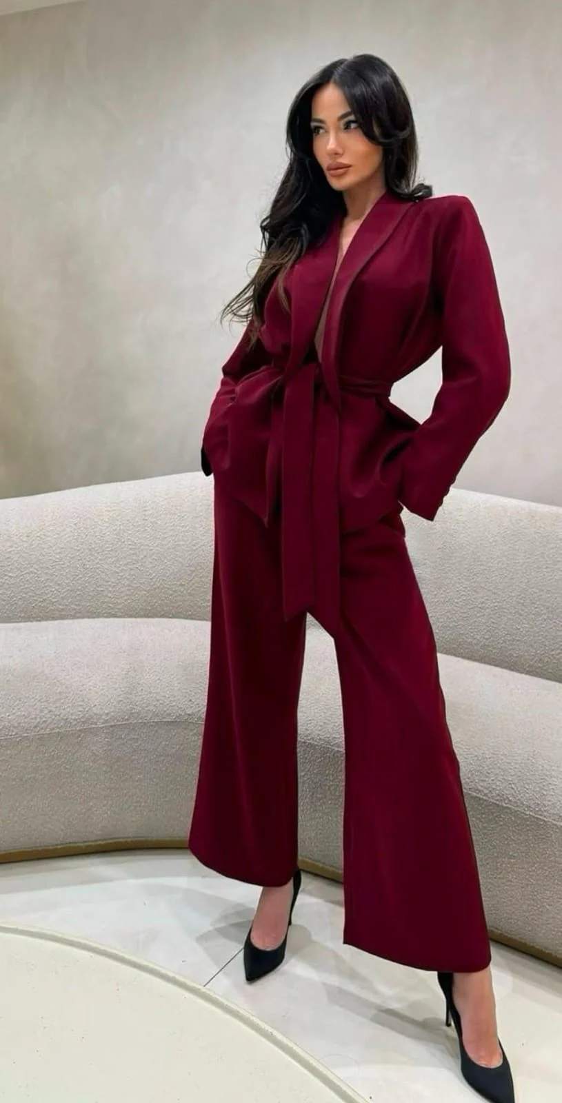 Set Pantalón cinta y Blazer moño solapa Vino