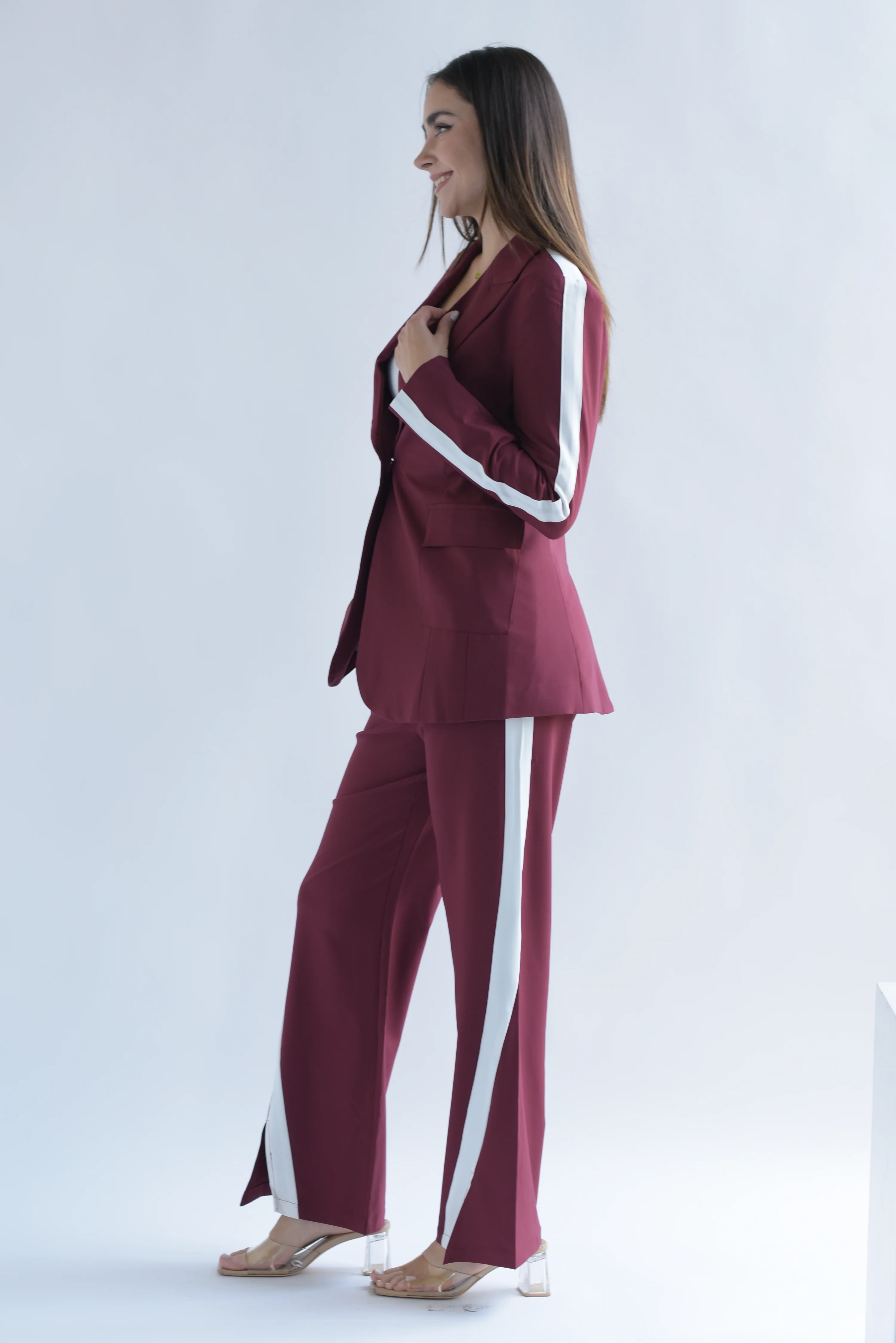 Set Pantalón y Blazer track diagonal Vino