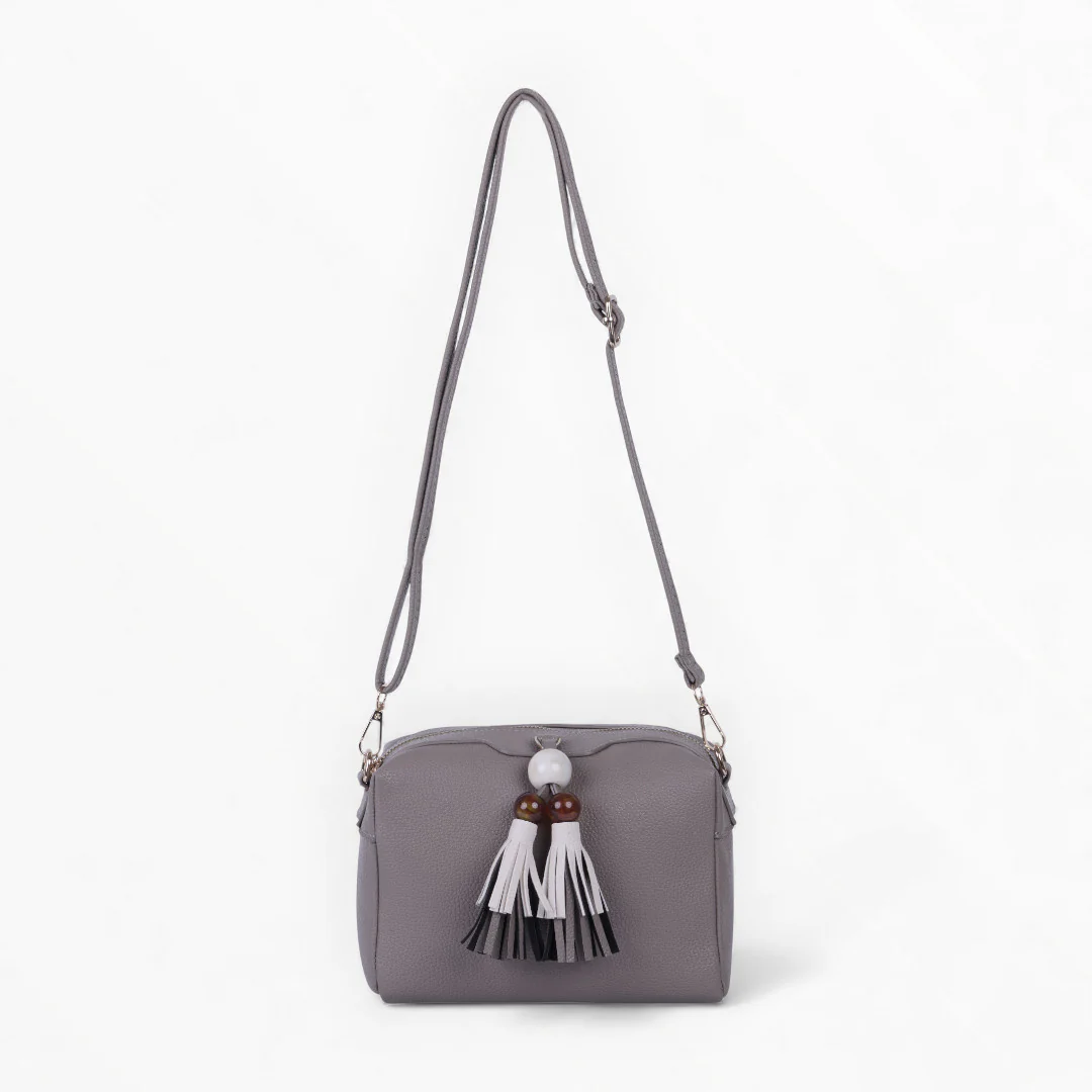 BOLSO CROSSBODY CON DETALLE DE BORLA 83747