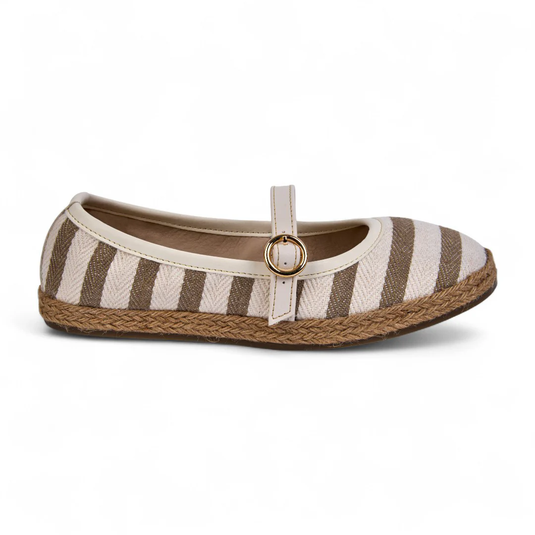 SANDALIA DE PISO HUESO CON ESTAMPADO DE RAYAS 58610