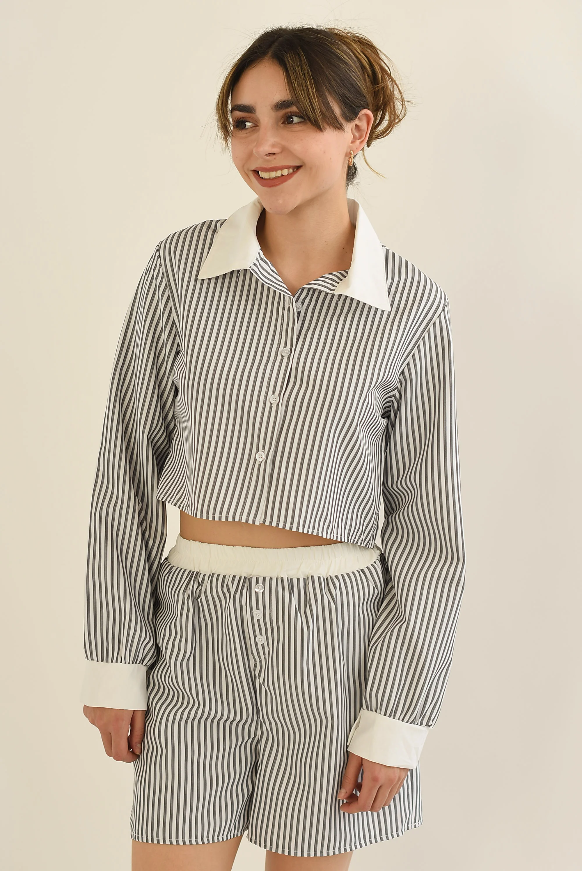 Set Short y Camisa rayas cuello Negro