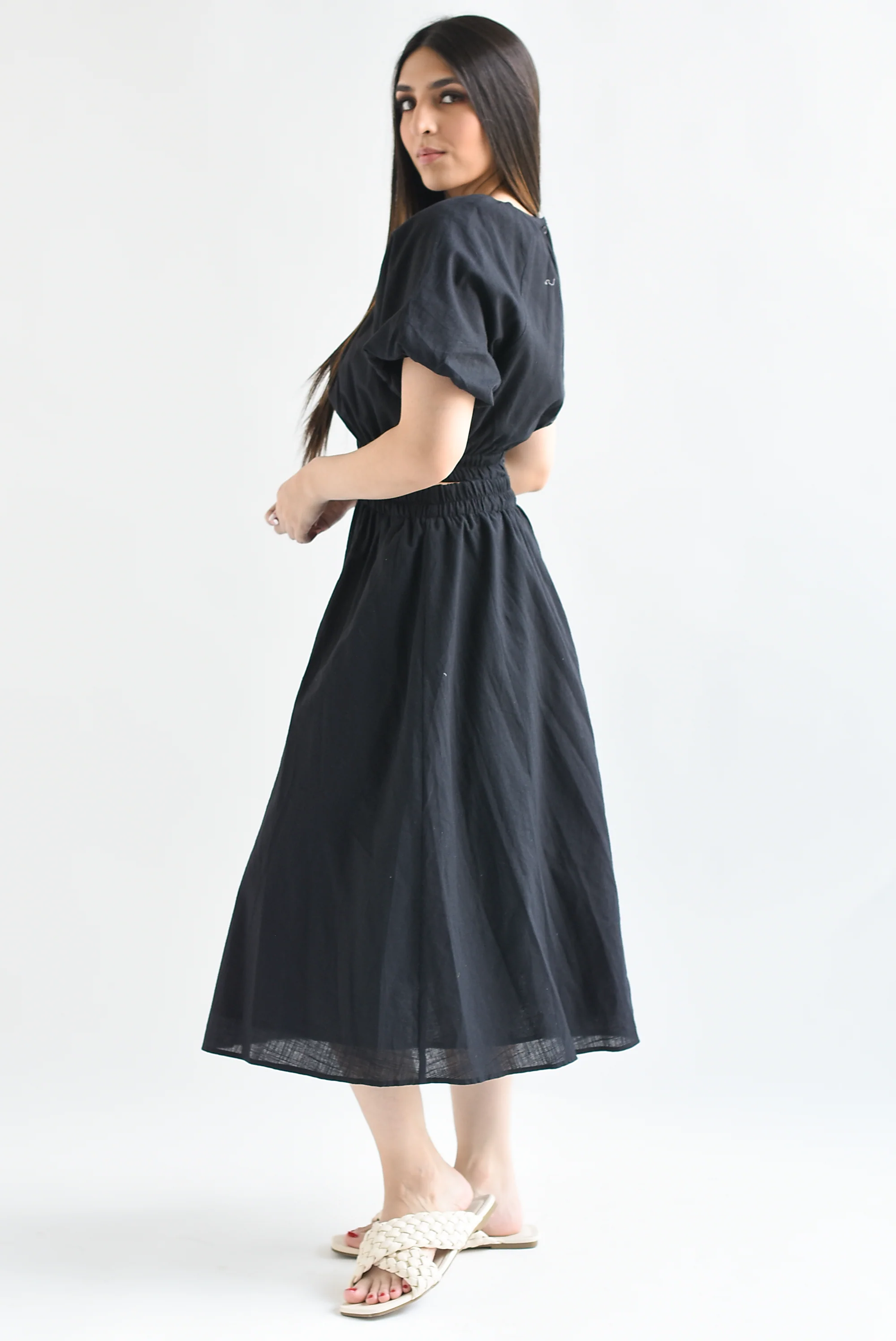 Vestido lino cut-out espalda Negro