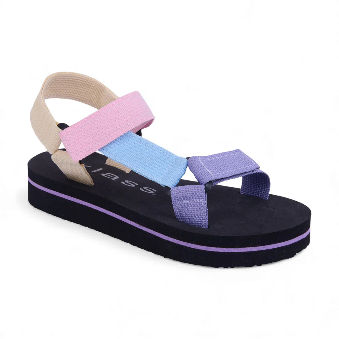 SANDALIA DE PISO MULTICOLOR CON CINTAS Y PULSERA 37506