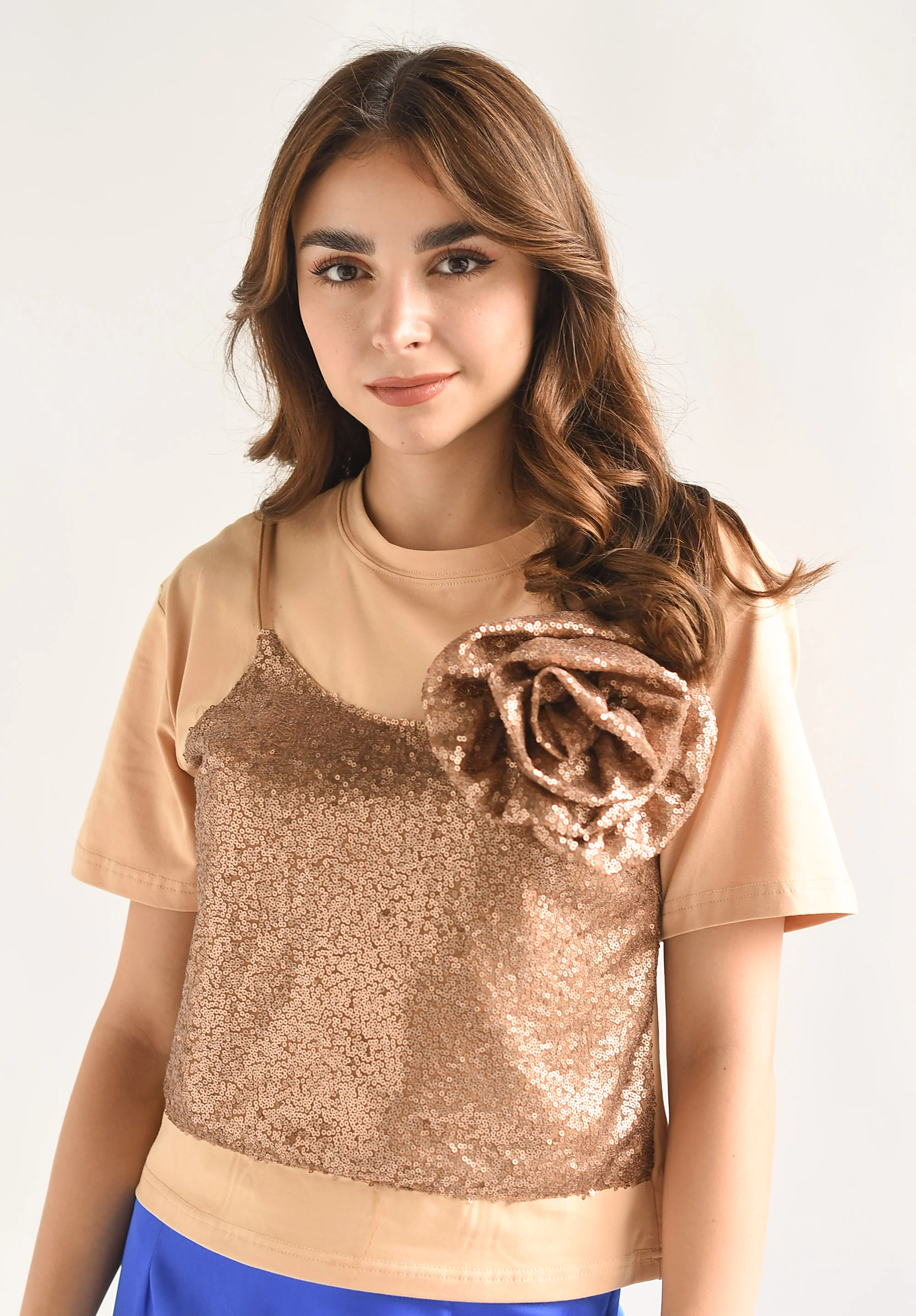 T-Shirt top lentejuela flor Camel