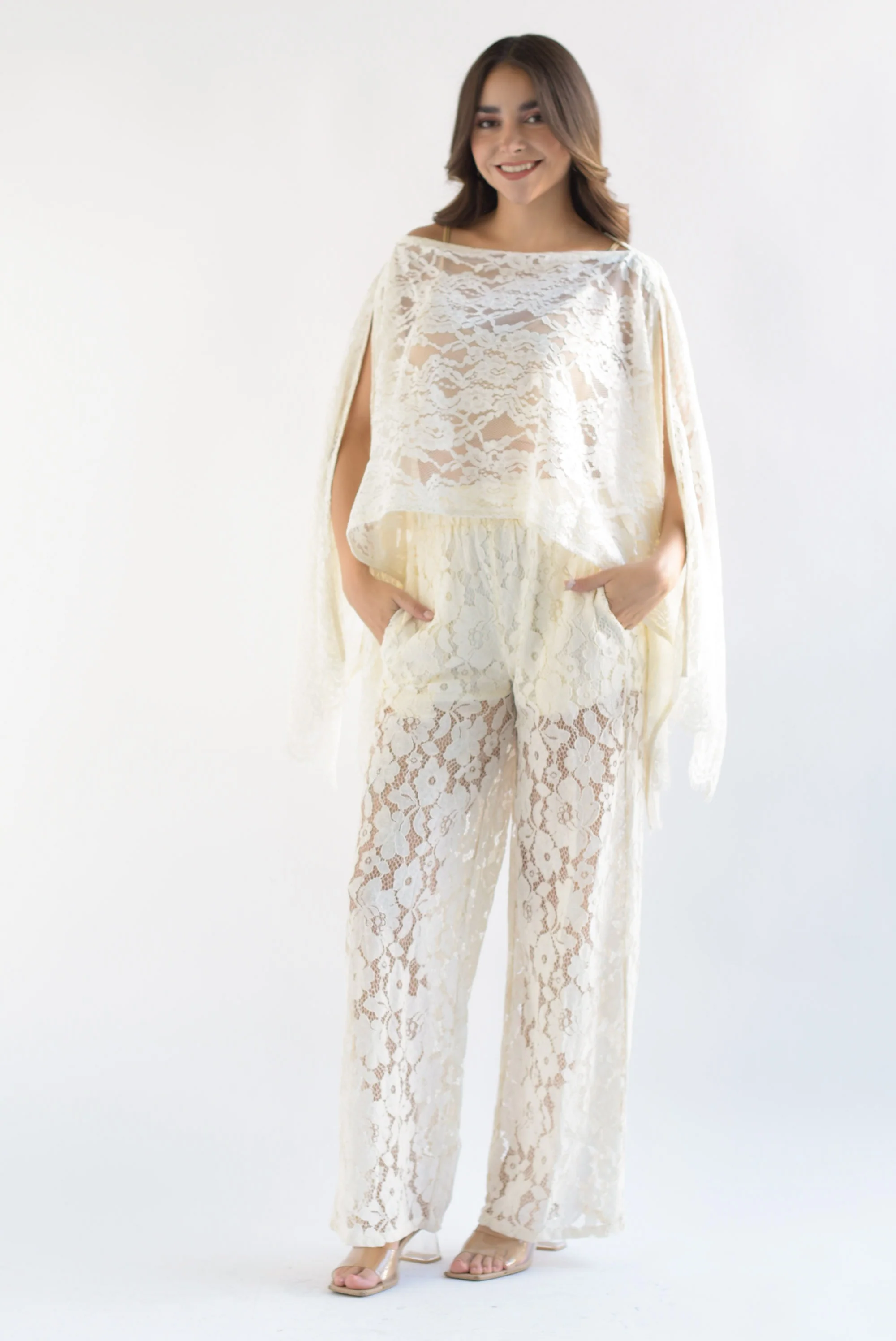 Set Pantalón y Capa encaje Ivory