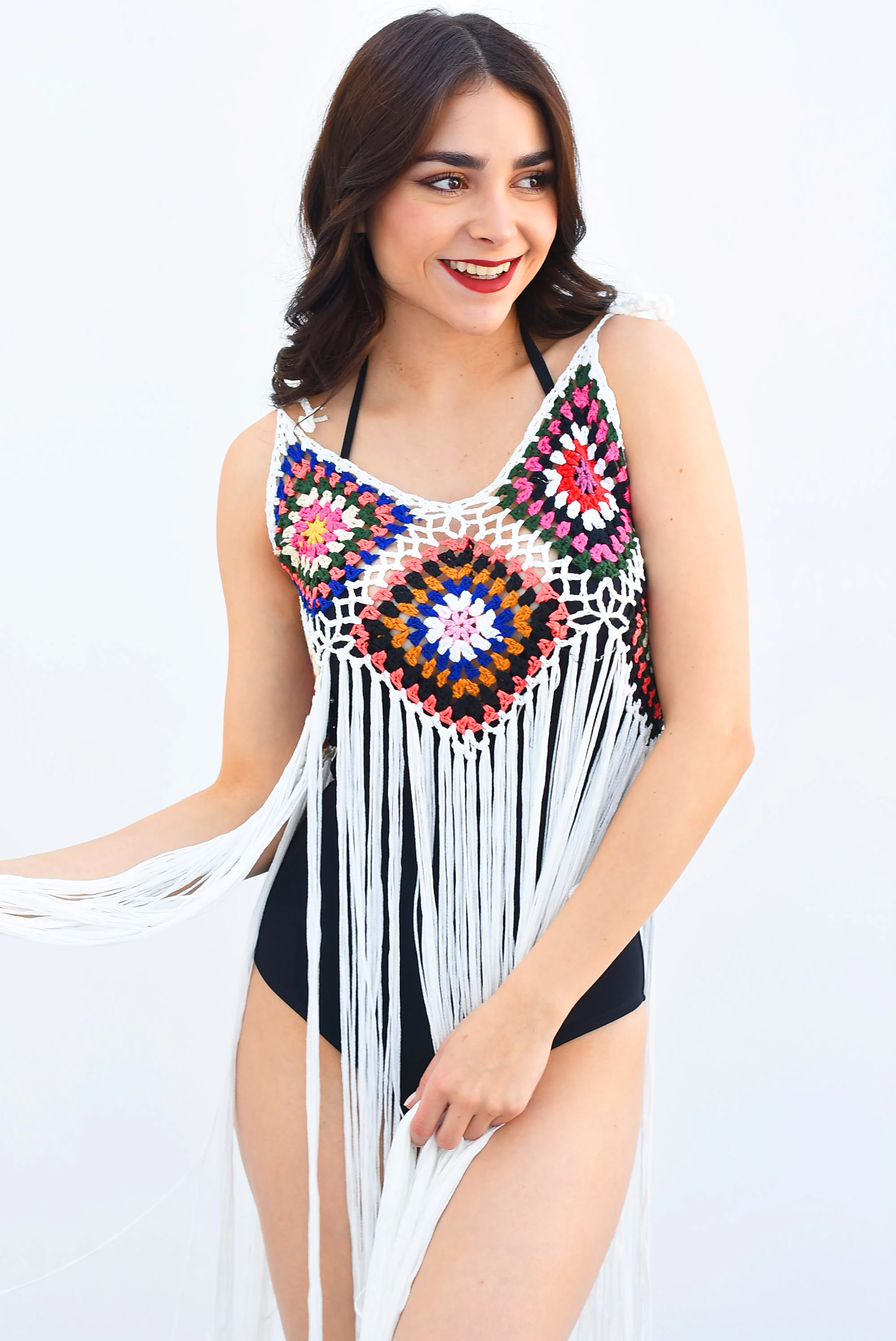 Blusa larga crochet flecos y flores Blanca