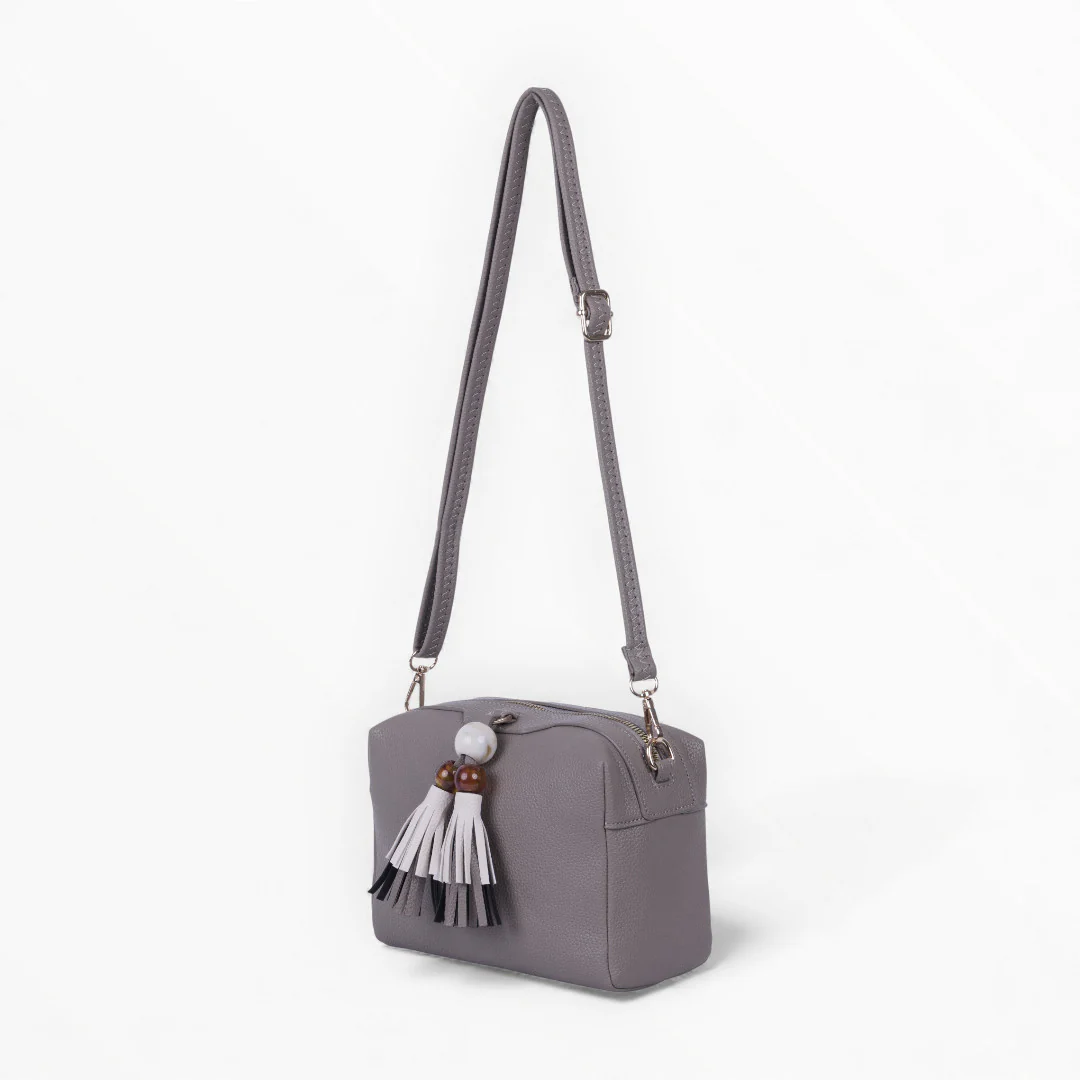 BOLSO CROSSBODY CON DETALLE DE BORLA 83747