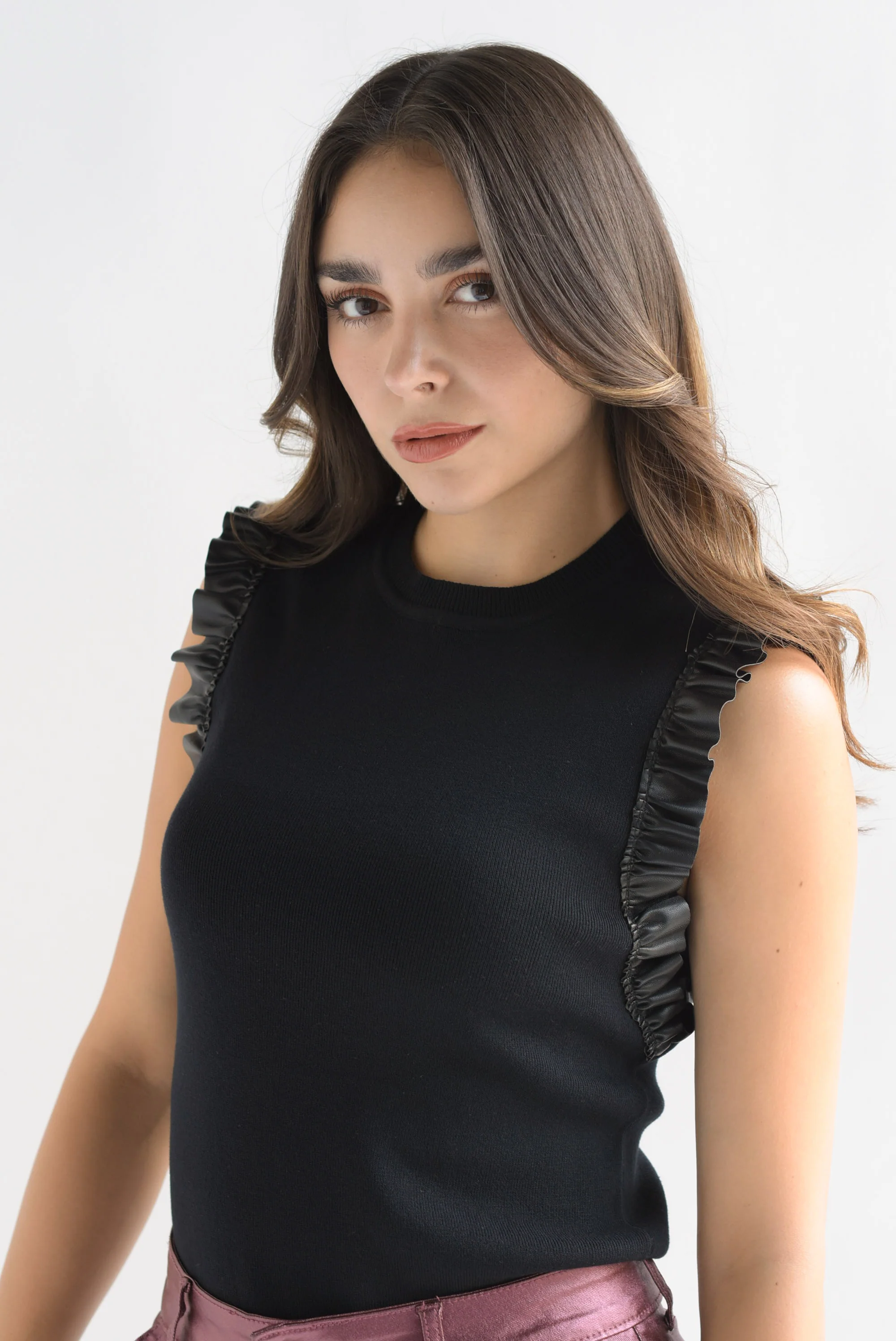 Blusa punto mangas vinipiel plisada