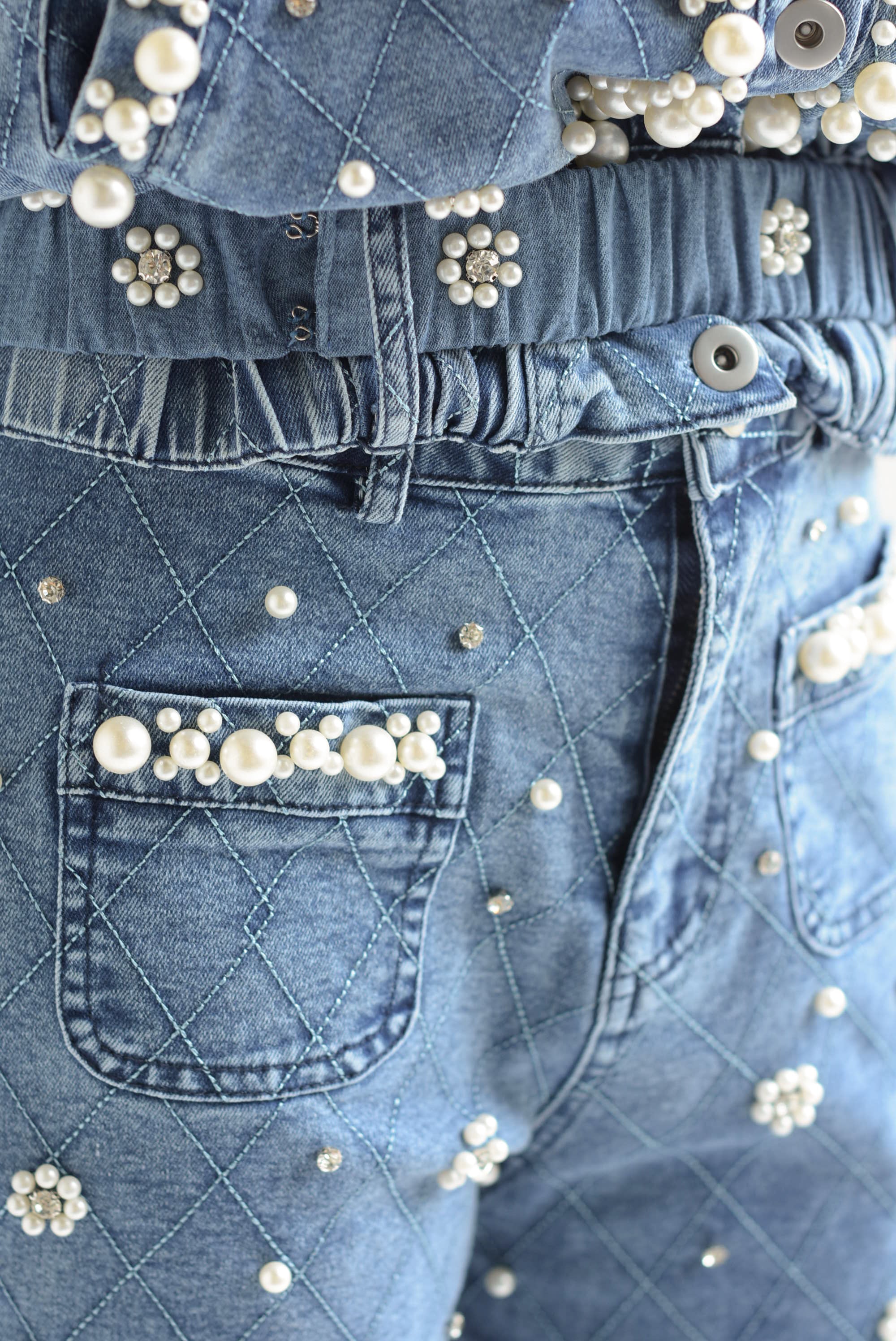 Set Pantalón y Chaleco joyas y perlas Denim