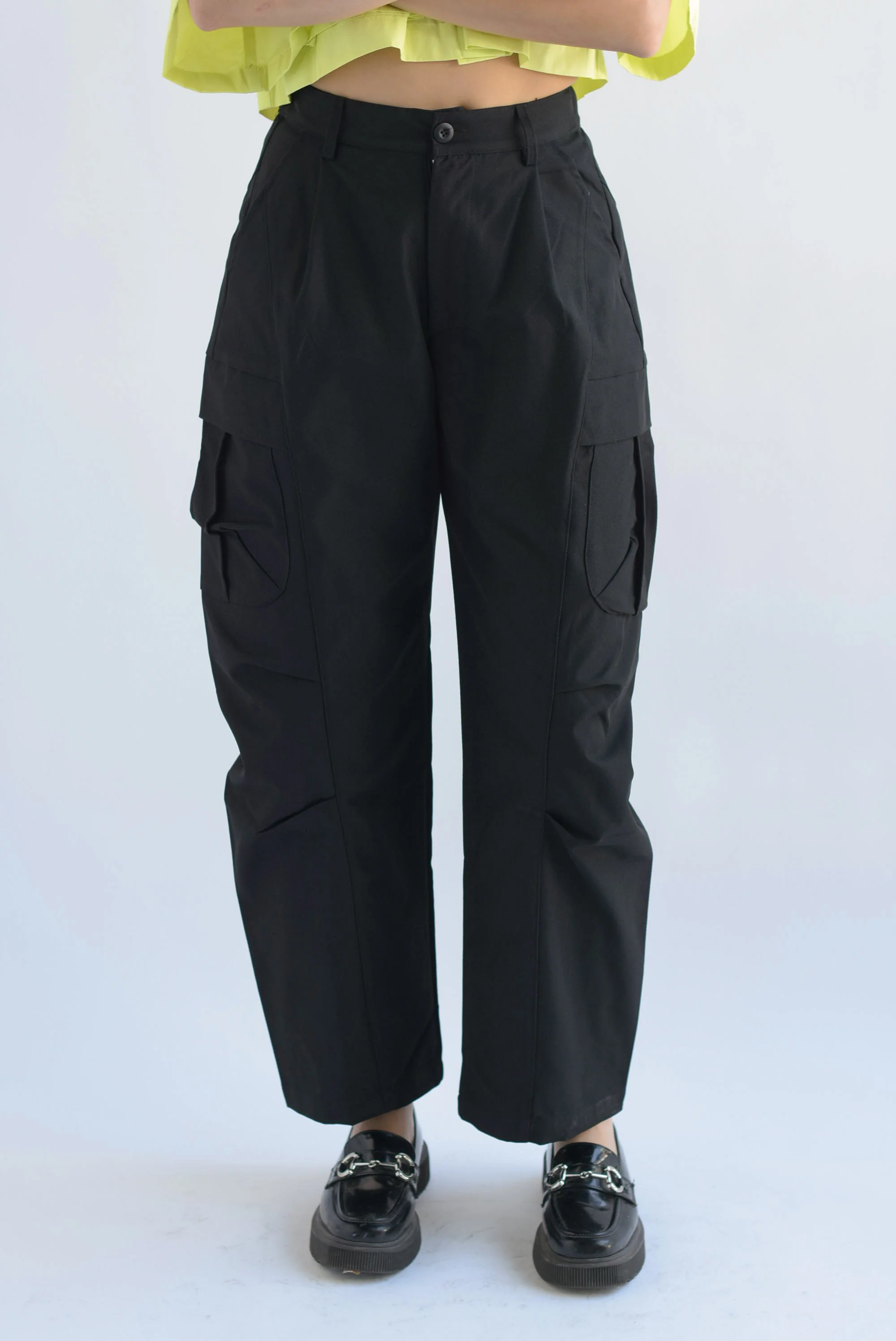 Pantalón barrel cargo Negro