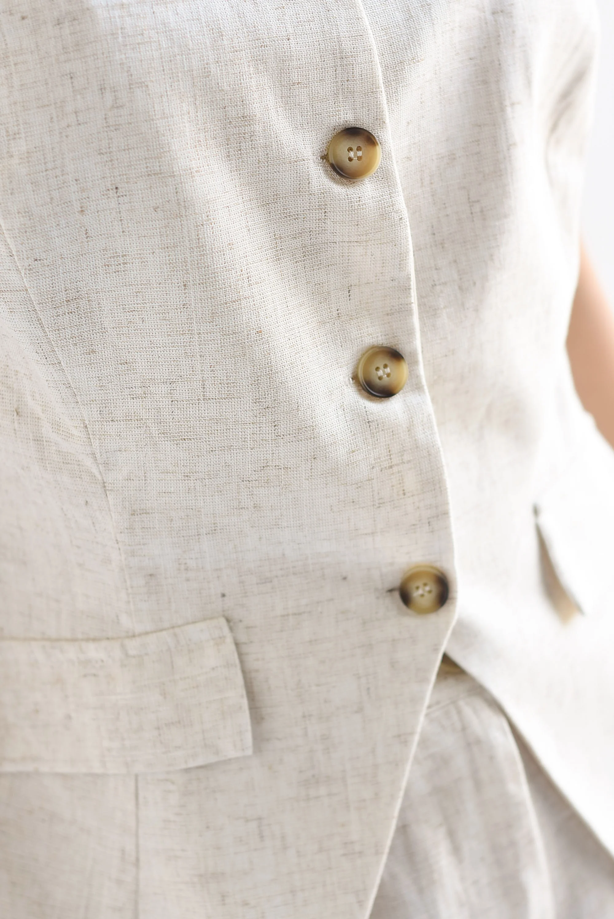 Set Short largo y Blusa tirantes lino Crudo