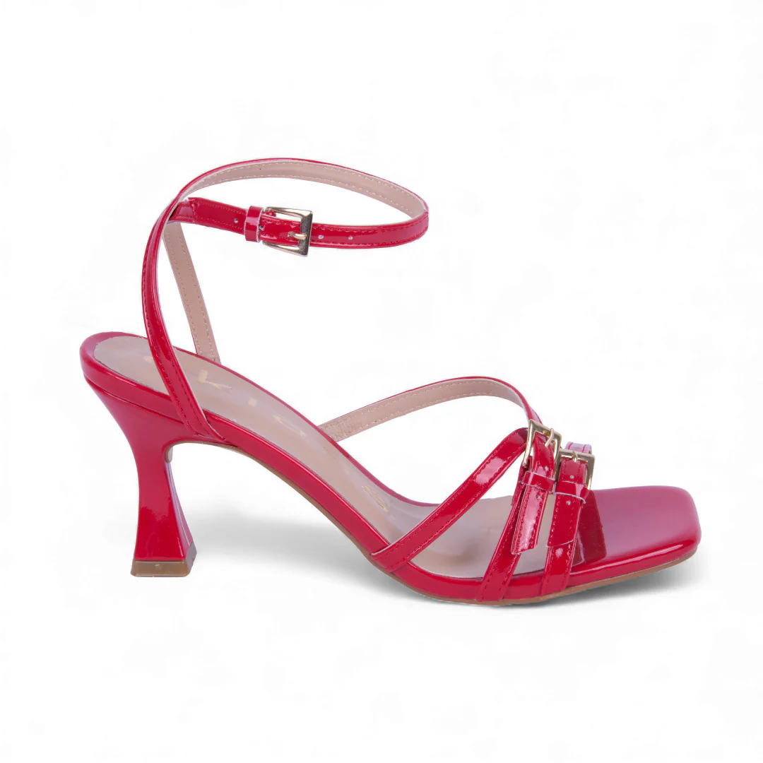 SANDALIA DE TACÓN ROJO CON TIRAS 69929