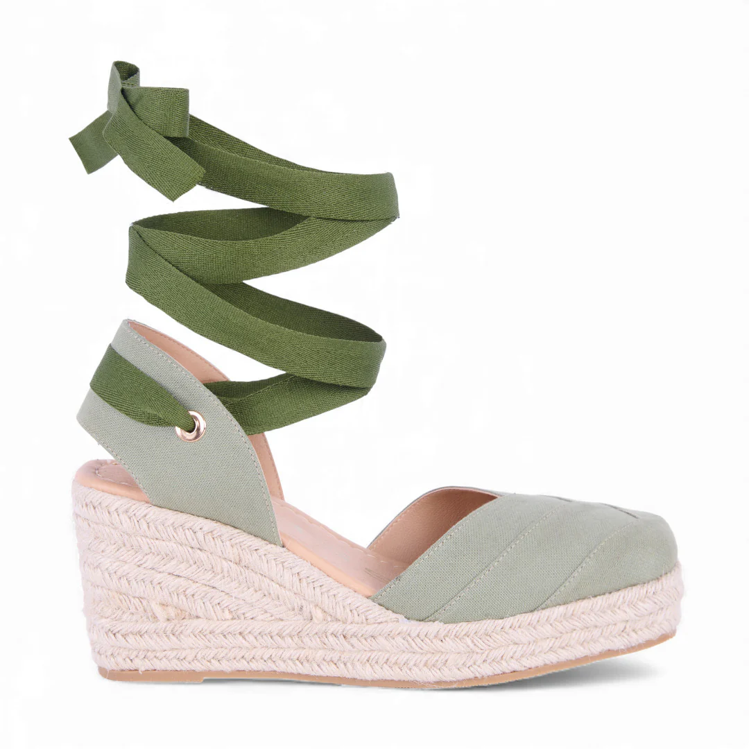 ALPARGATA DE PLATAFORMA VERDE CON CINTAS 32240