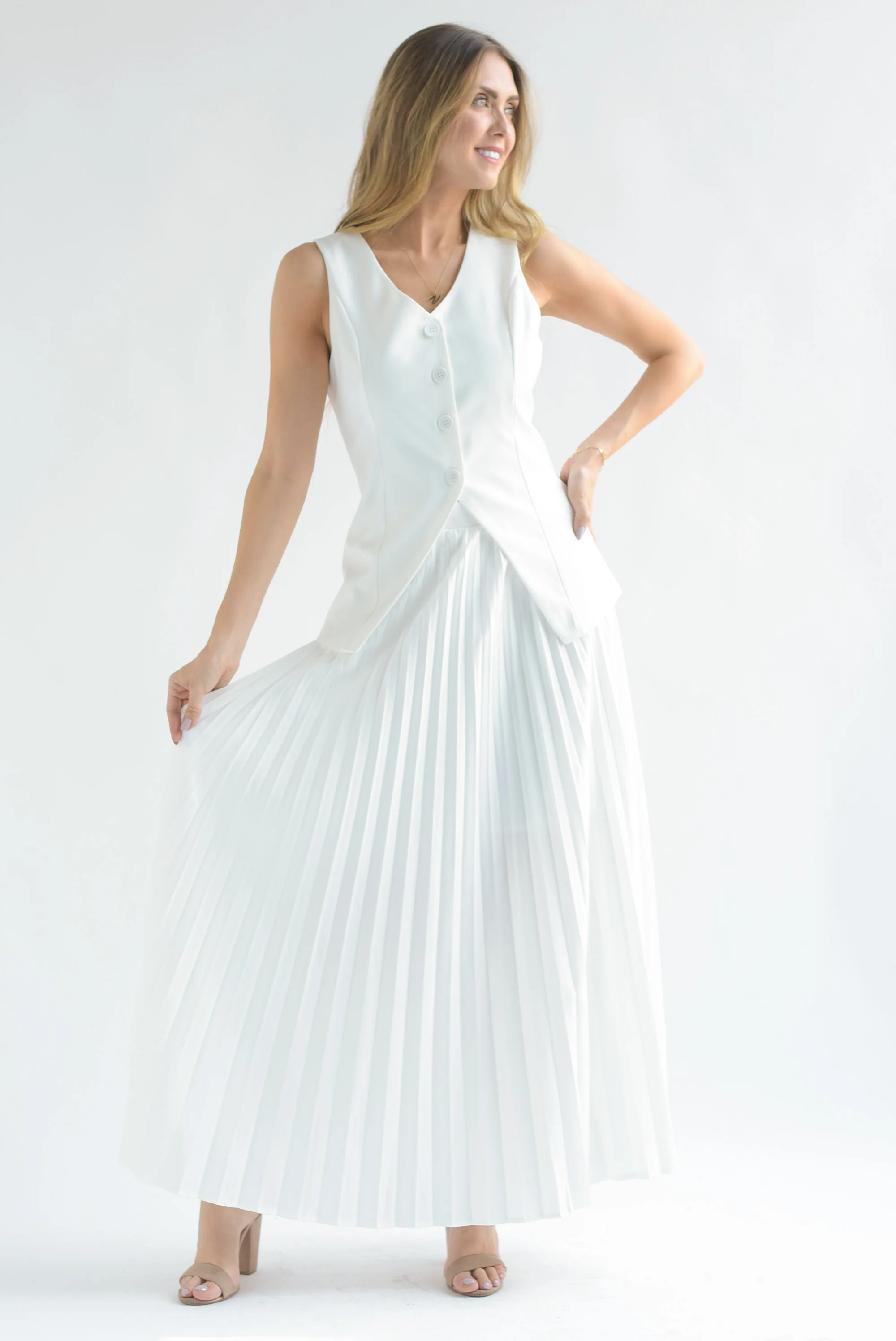 Set Falda plisada y Chaleco Blanco