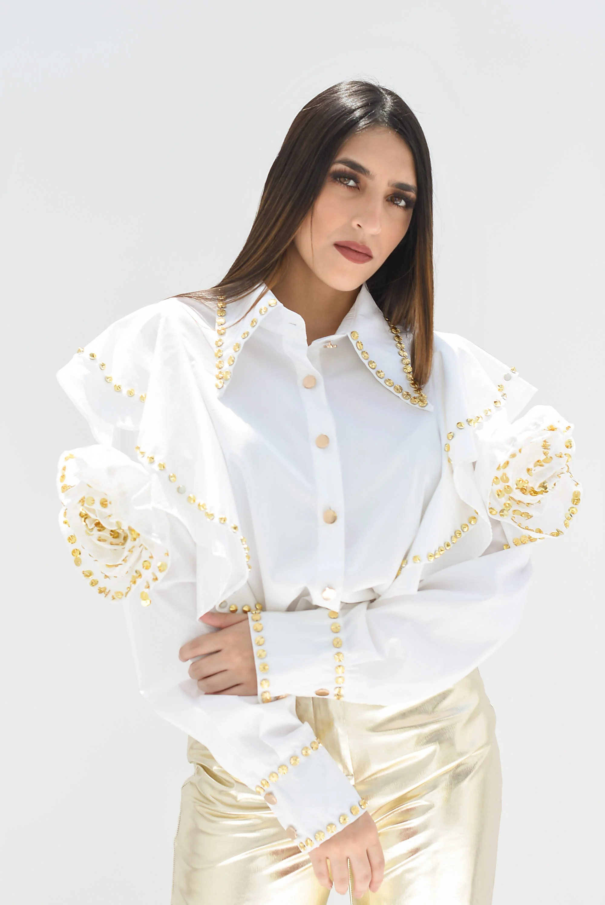 Camisa Flores 3D y estoperoles Blanca