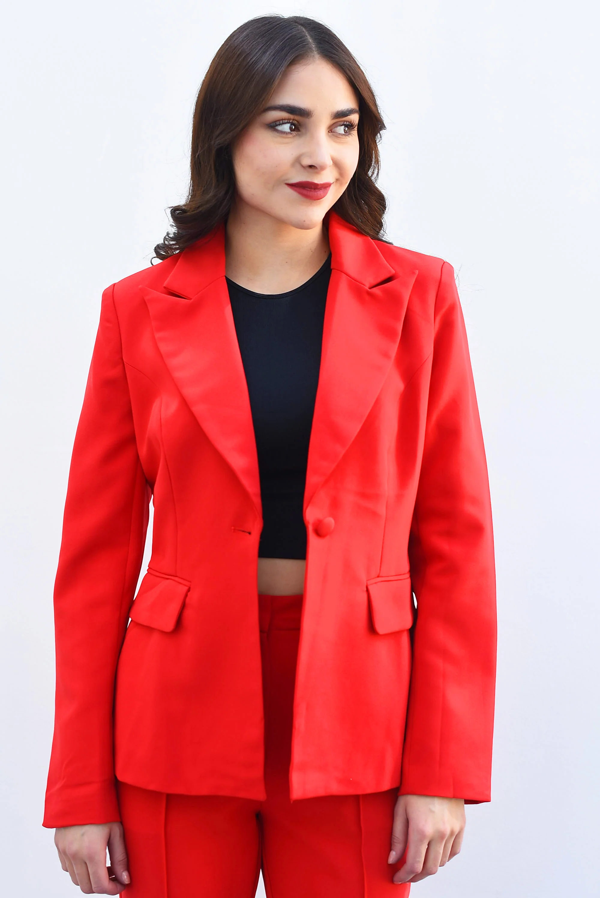 Set Pantalón flare y Saco Rojo