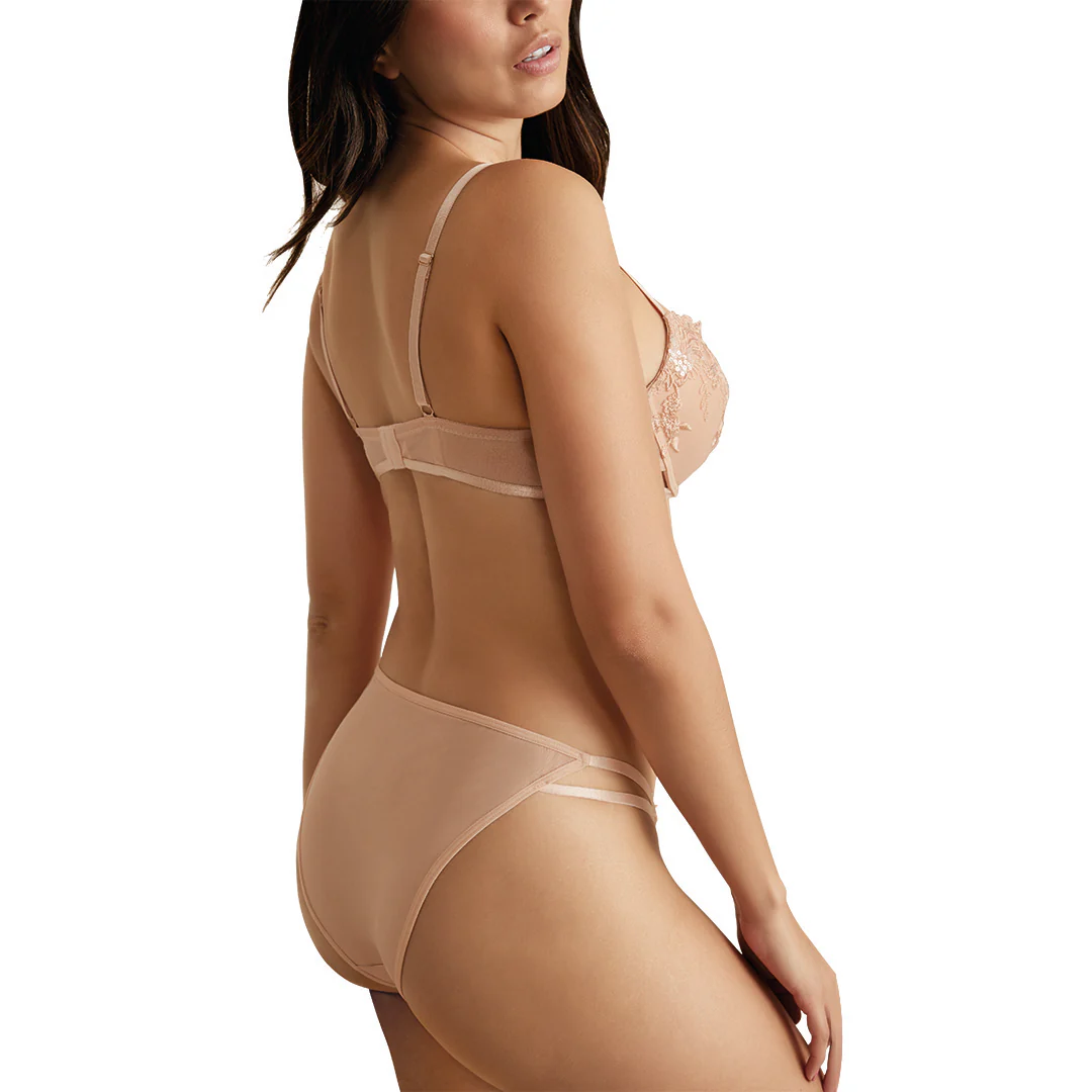 PANTY BEIGE BORDADO CON LENTEJUELAS 82884