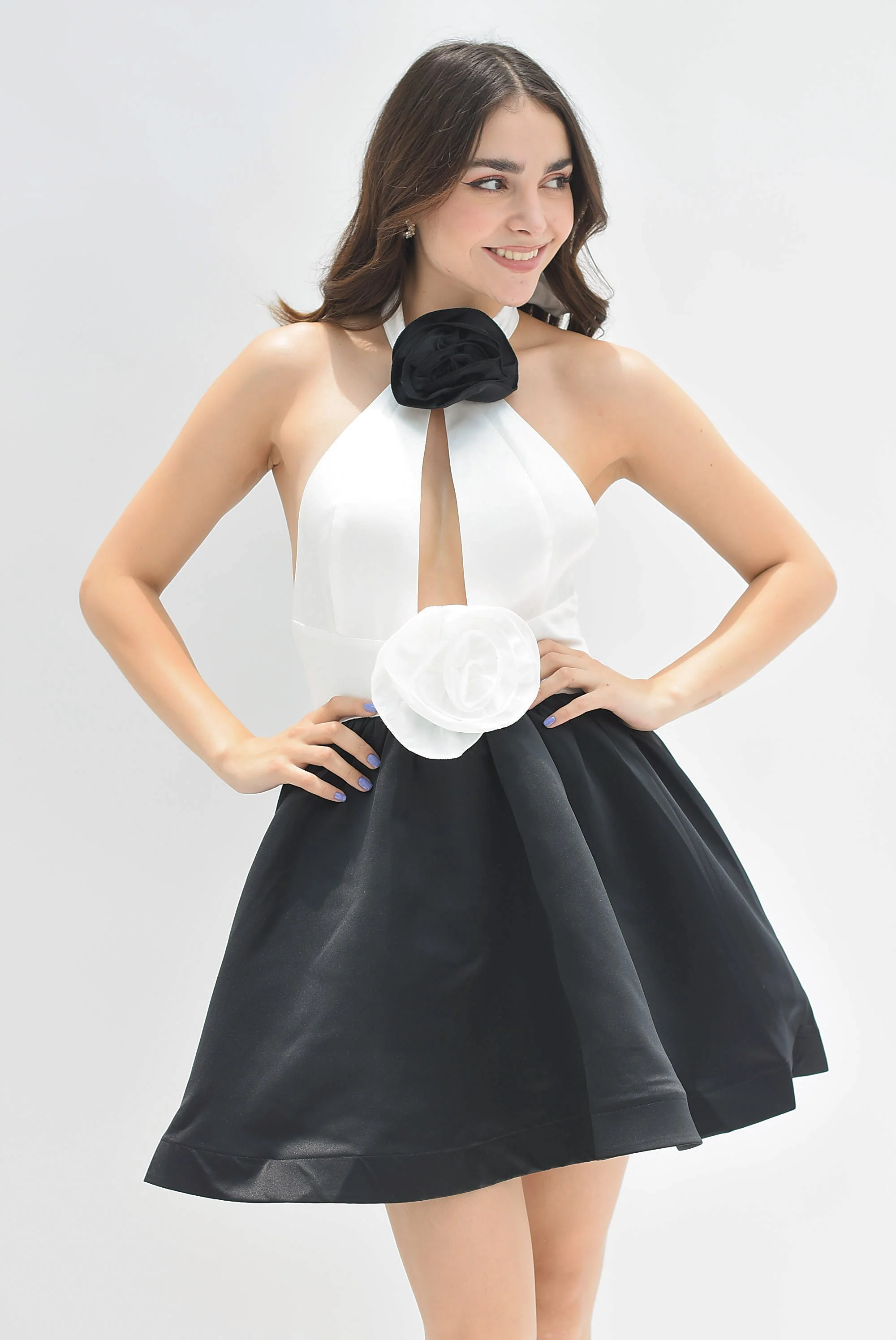 Vestido corto flores 3D Black & White