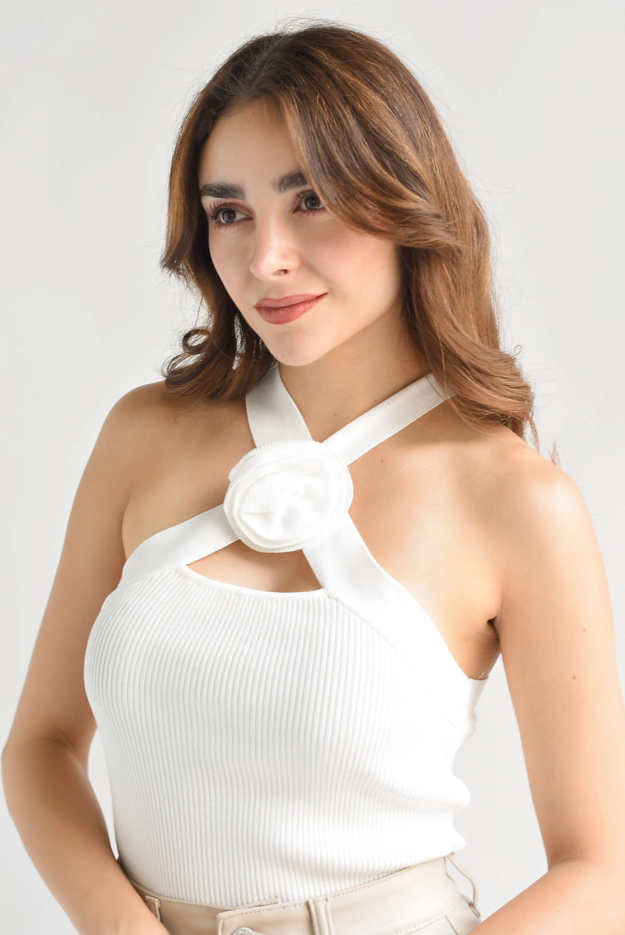 Blusa punto halter Flor Blanca