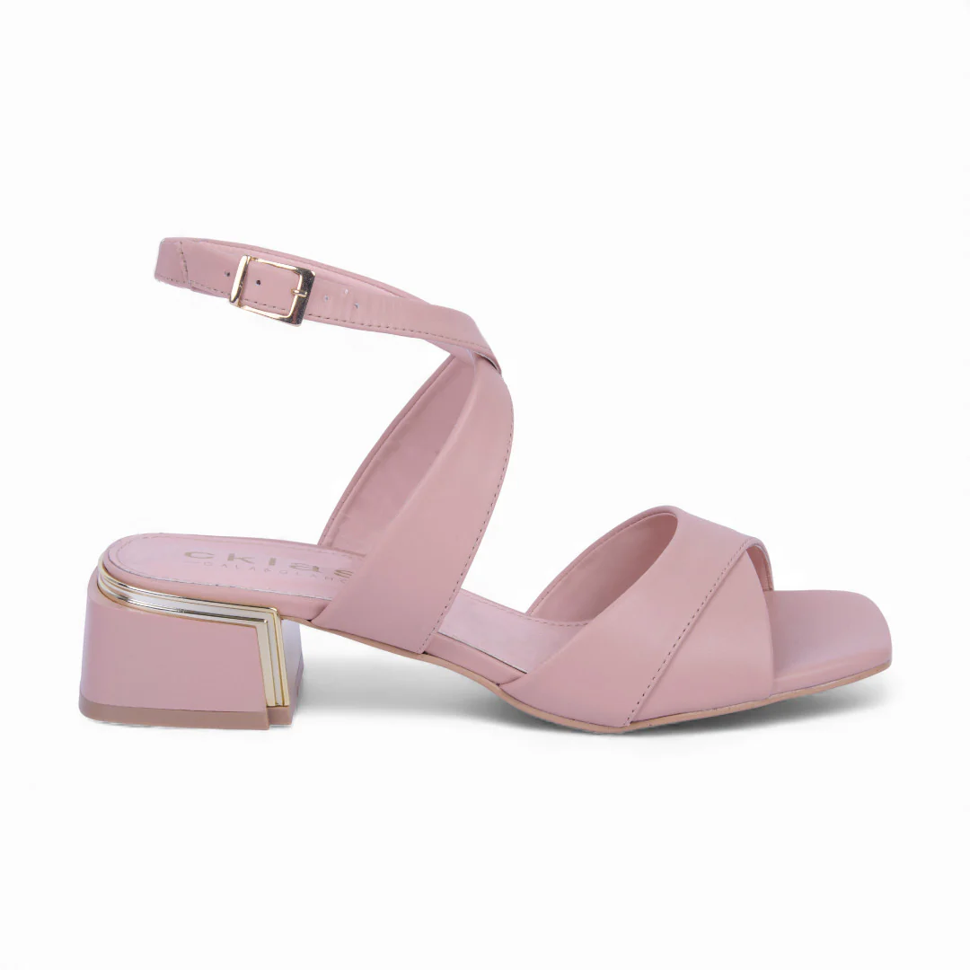 SANDALIA TACÓN BEIGE DETALLE DORADO 05137