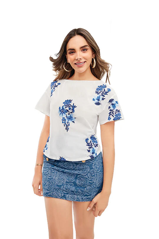 BLUSA BLANCO BORDADO DE FLORES AZULES 91221