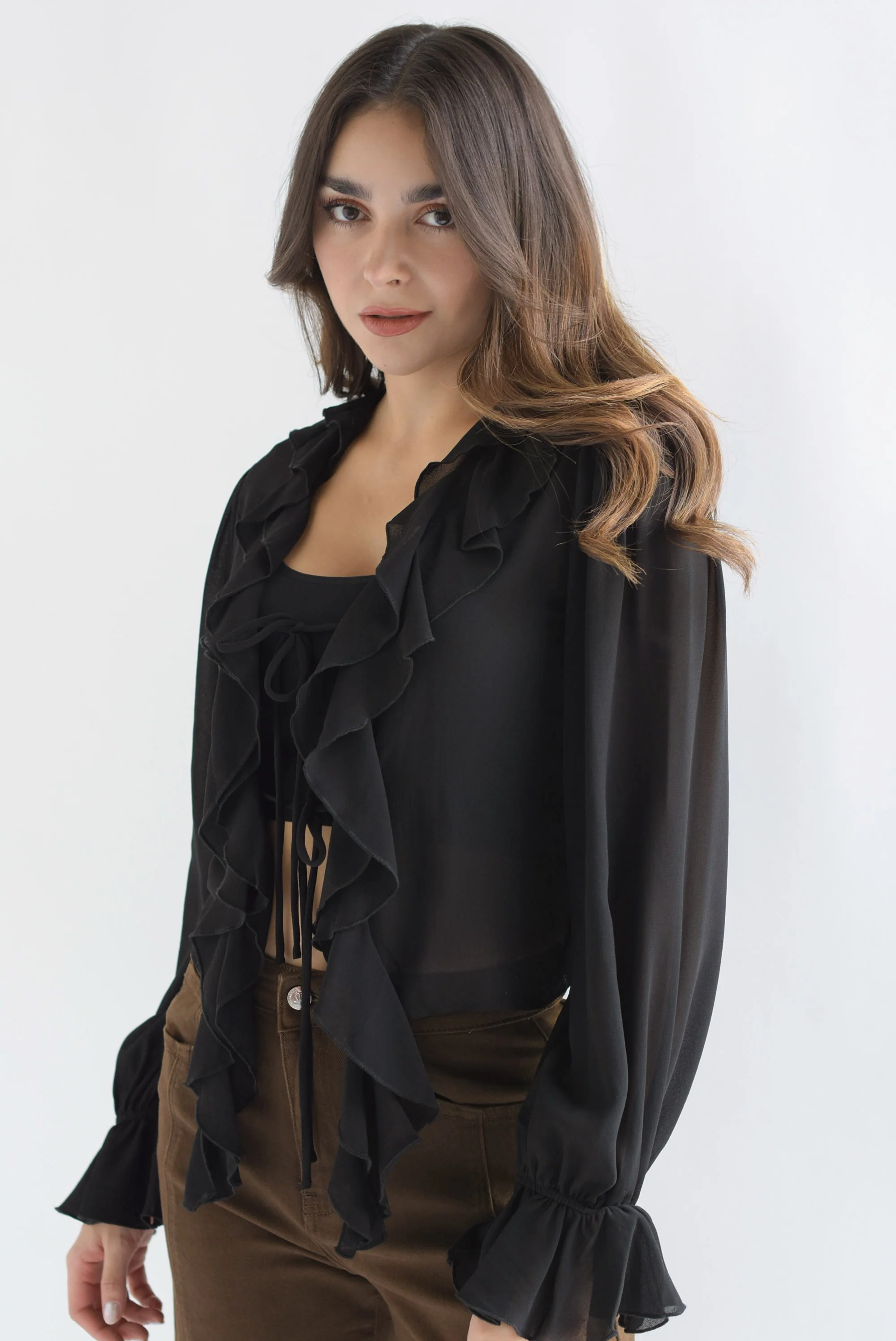 Blusa manga larga olanes gasa Negro