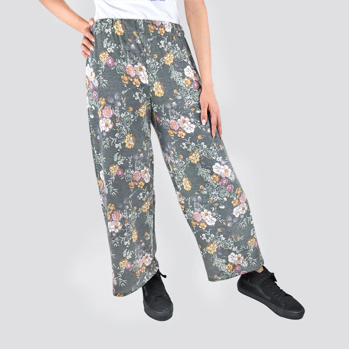 Pantalón Casual color Gris con Estampado de Flores para Dama