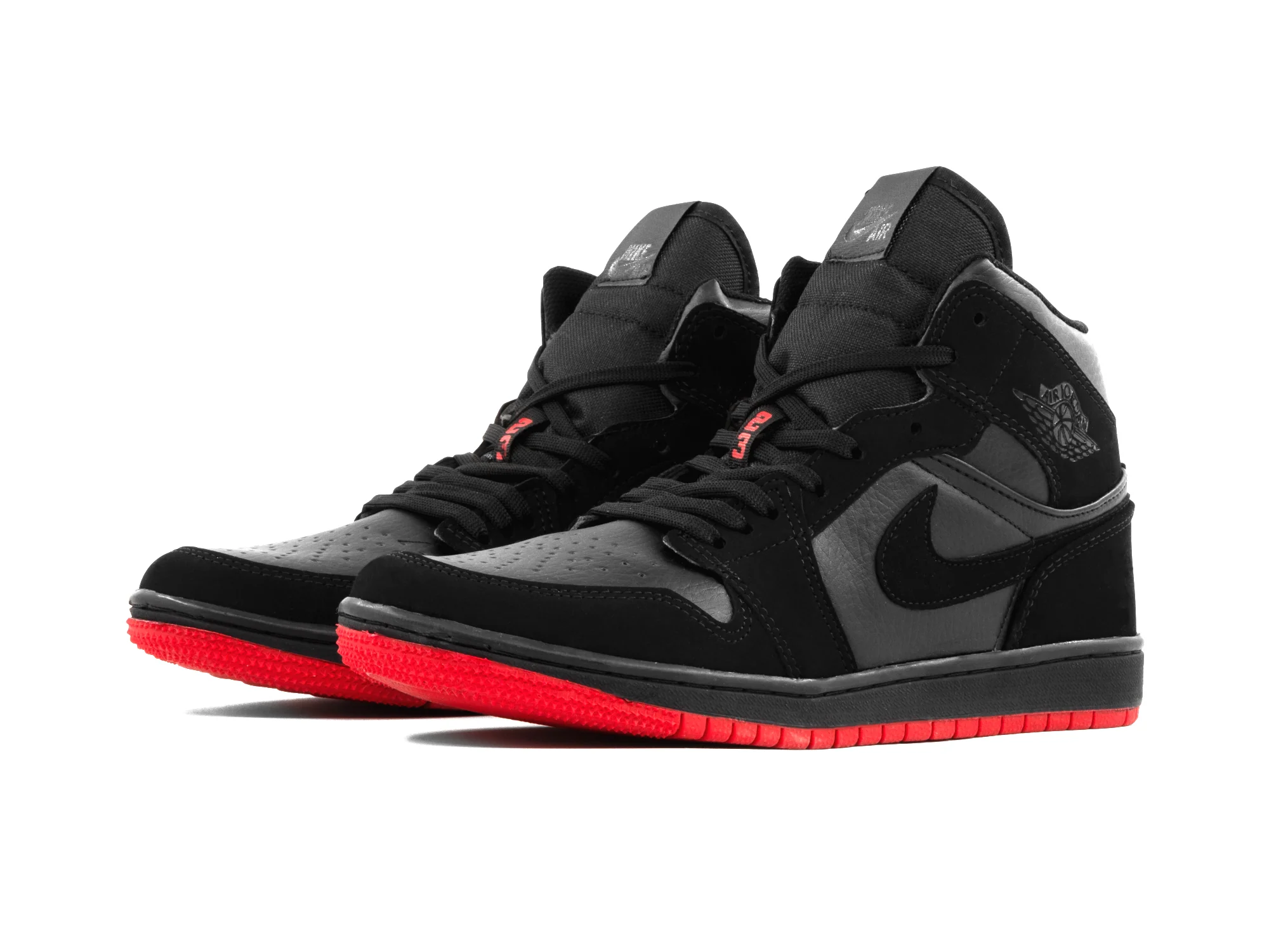 Tenis Retro 1 Negro Nobuck Suela Roja