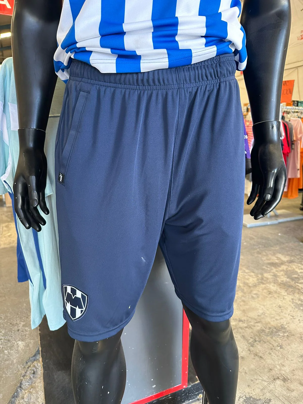 Short Oficial Rayados Viaje Jugadores 22/23
