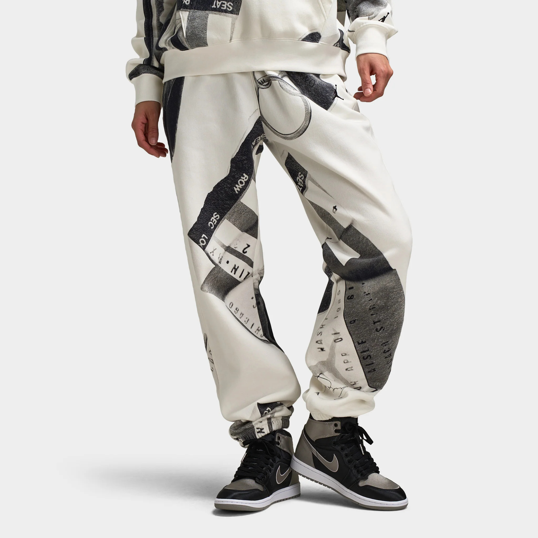 Jordan Women's Brooklyn All Over Print Fleece Pants Sail / Black