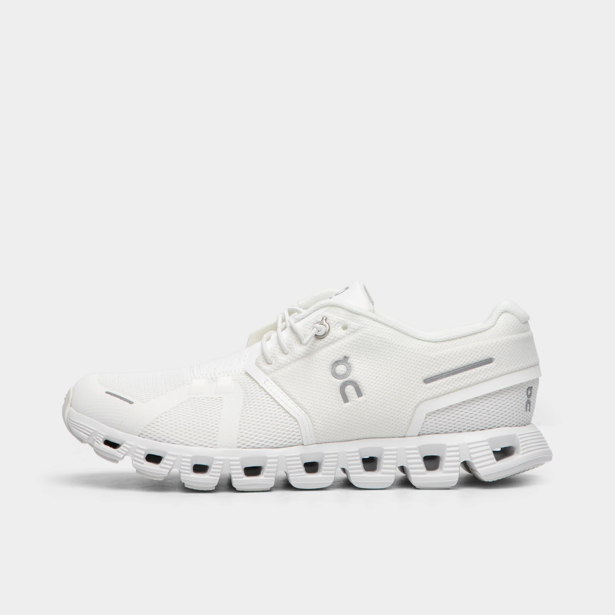 On Women's Cloud 5 / Undyed White / White