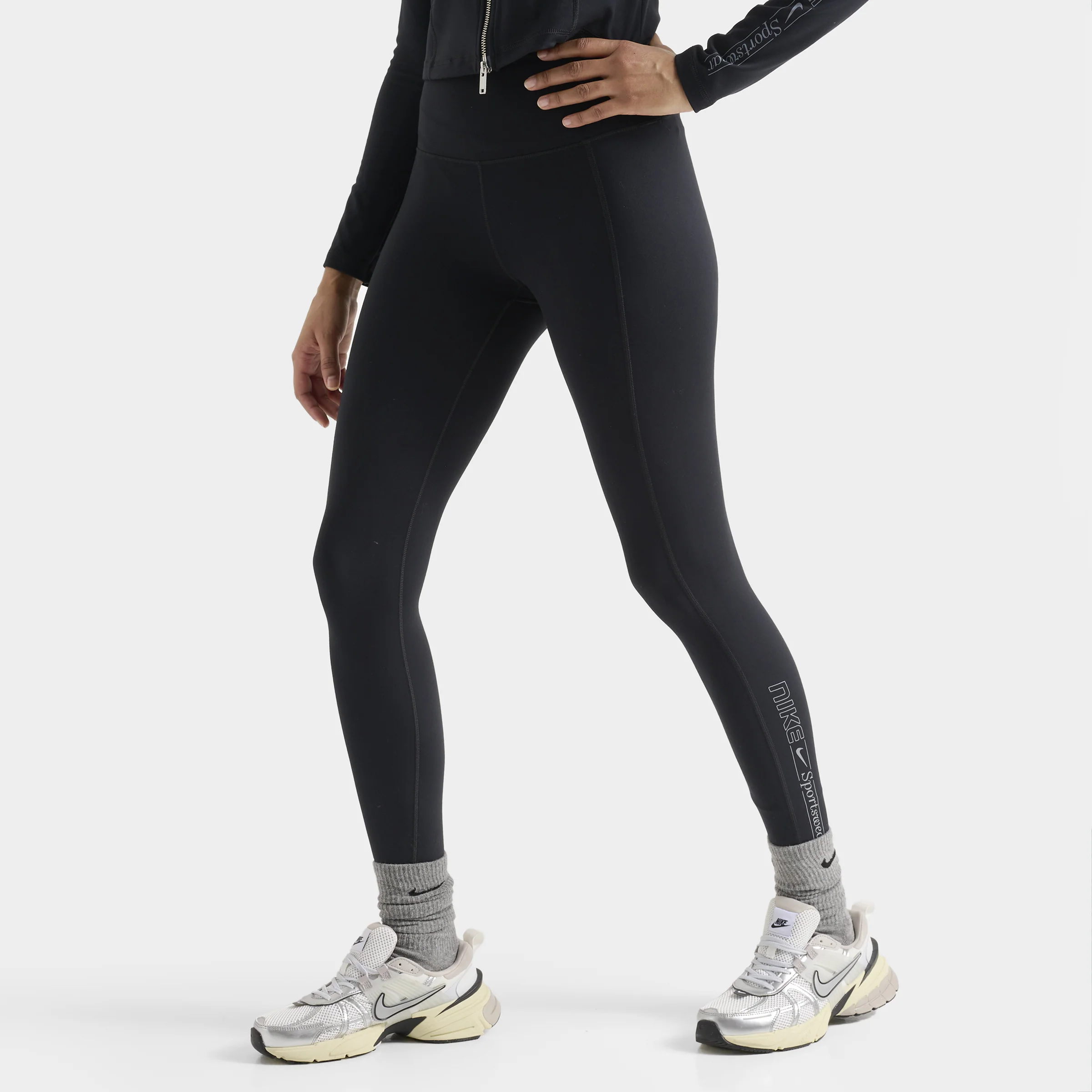 Nike One Women's Dri-FIT High Rise Crop Leggings / Black