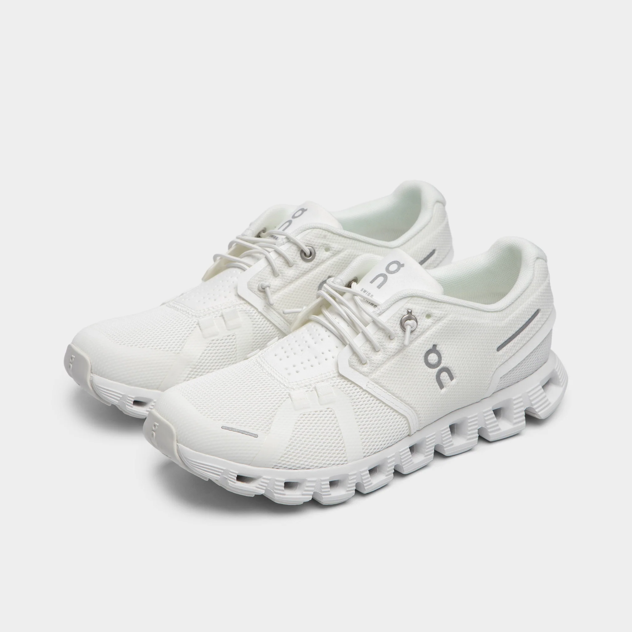 On Women's Cloud 5 / Undyed White / White