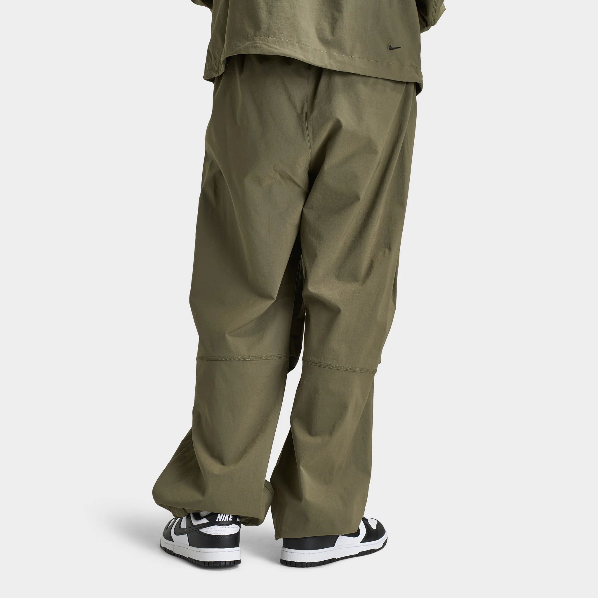 Nike Tech Woven Oversized Pants Medium Olive / Medium Olive - Black