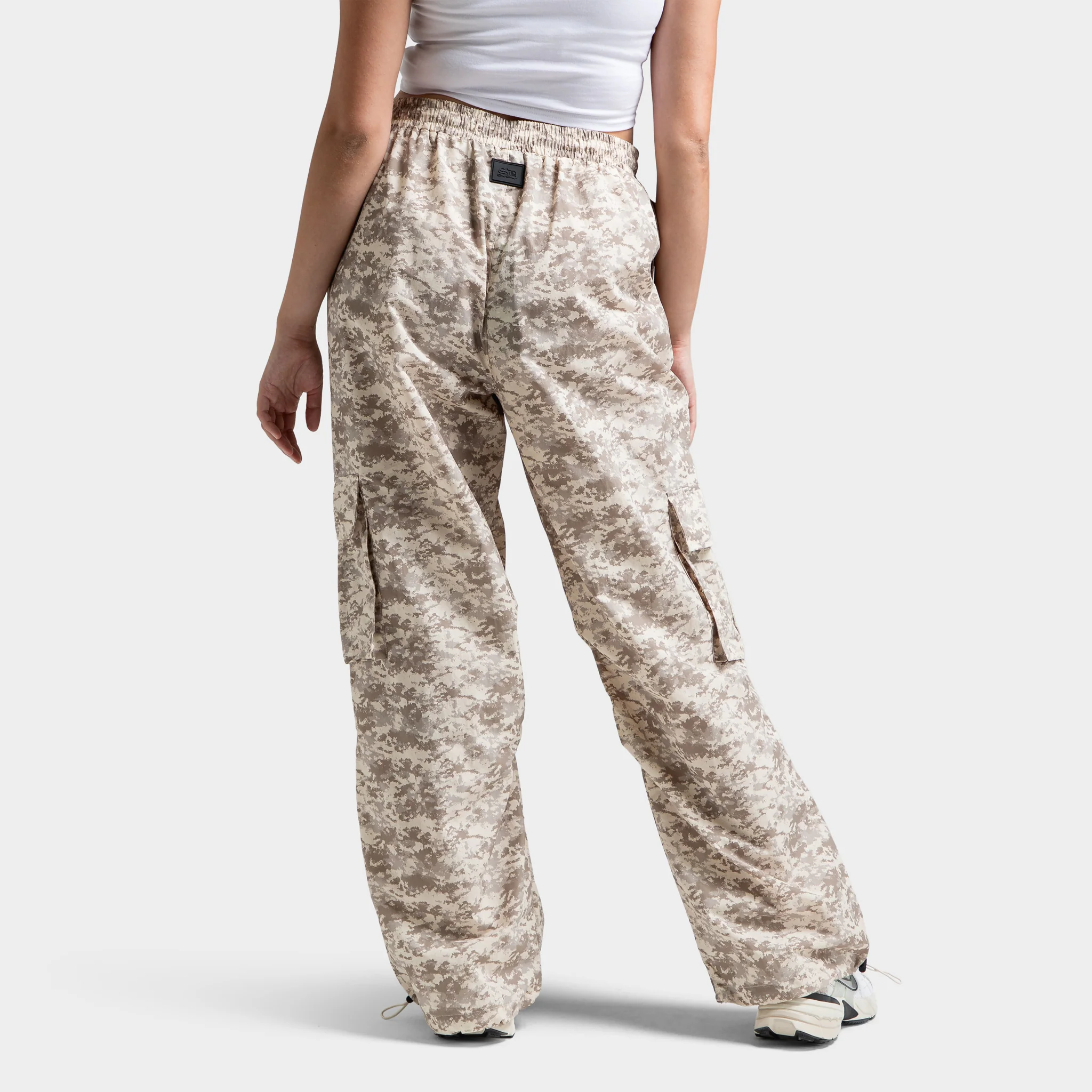 Supply & Demand Women's Pixel Camo Cargo Pants / Camo