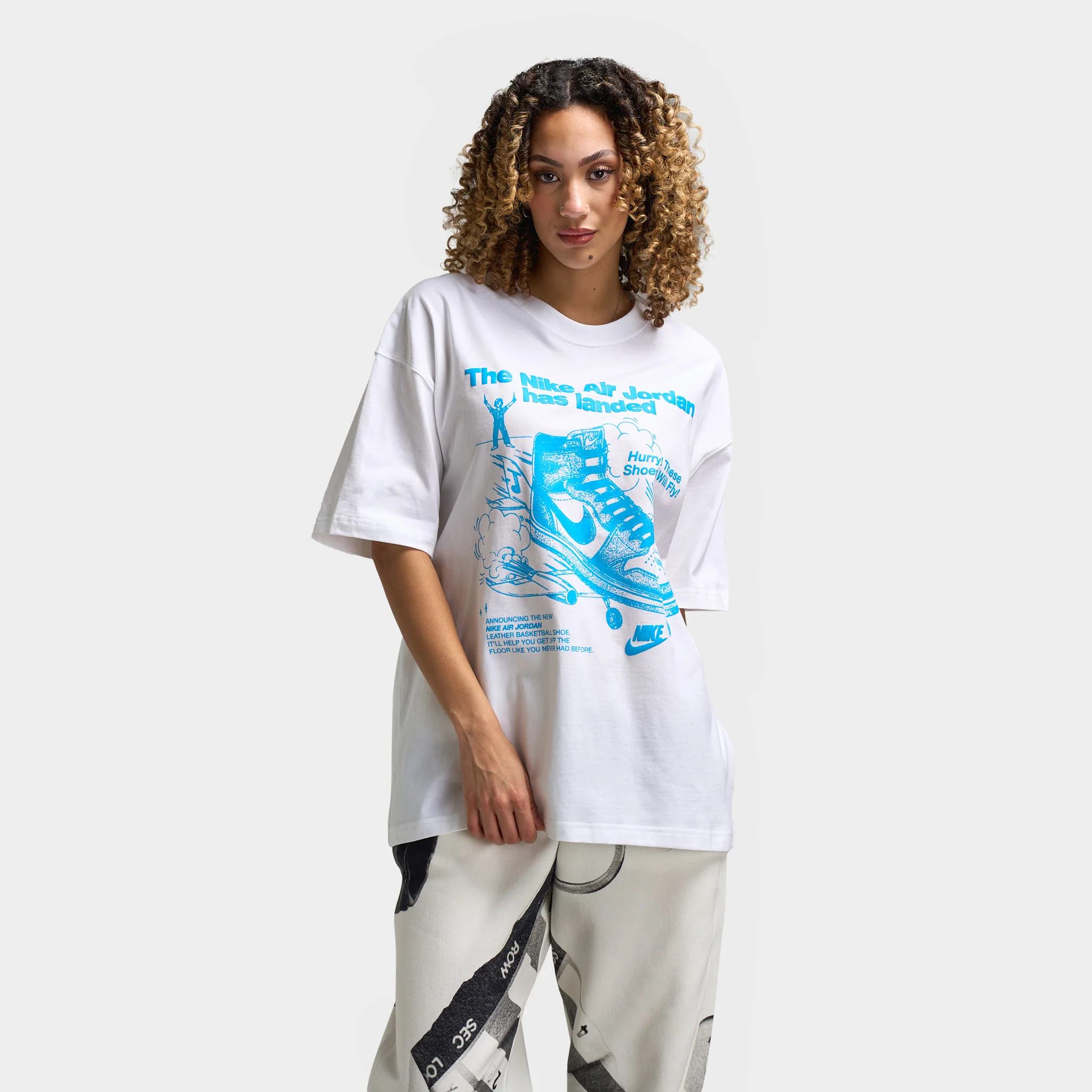 Jordan Women's Oversized Sneaker Graphic T-Shirt / White