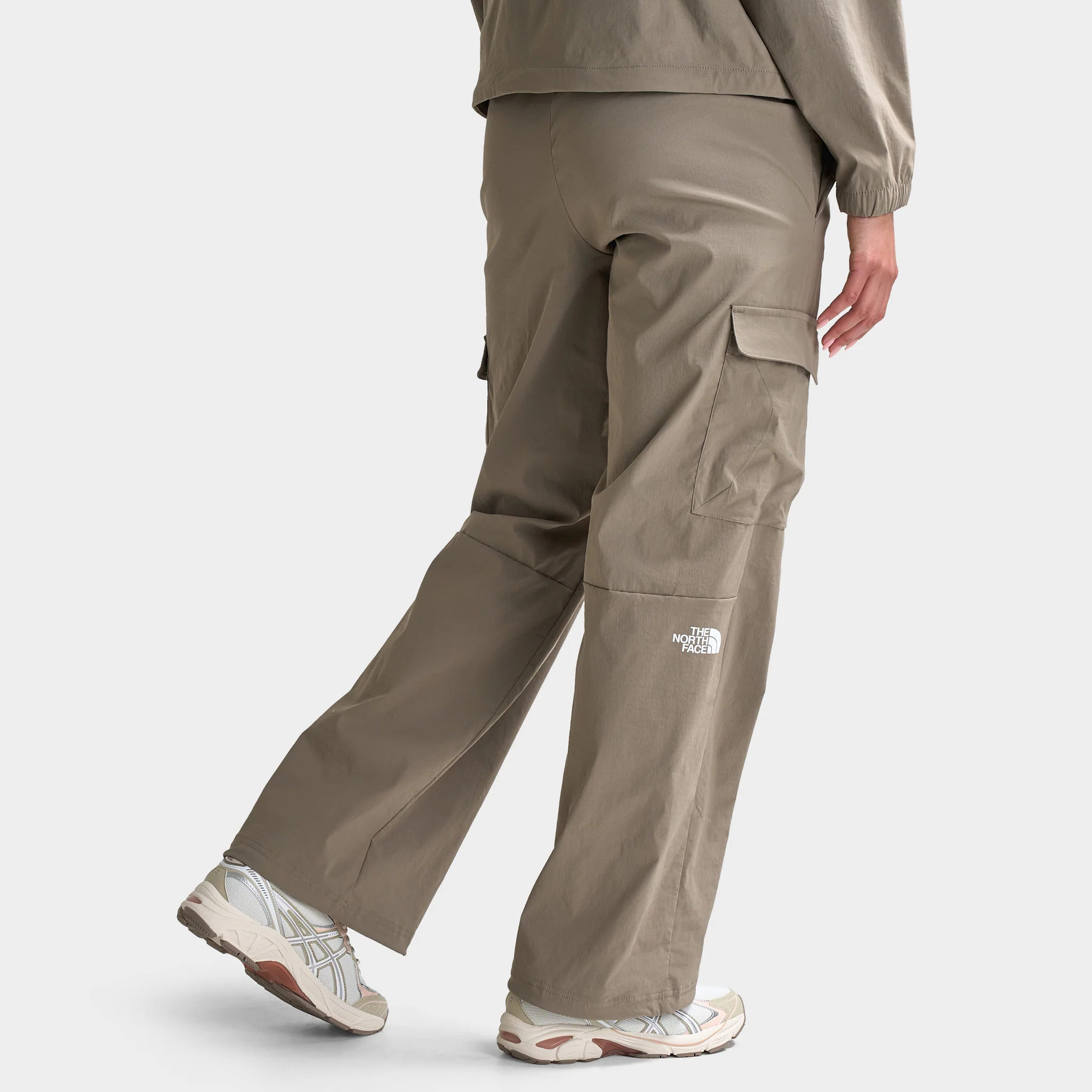 The North Face Women's Highwaist Cargo Pants / Brown