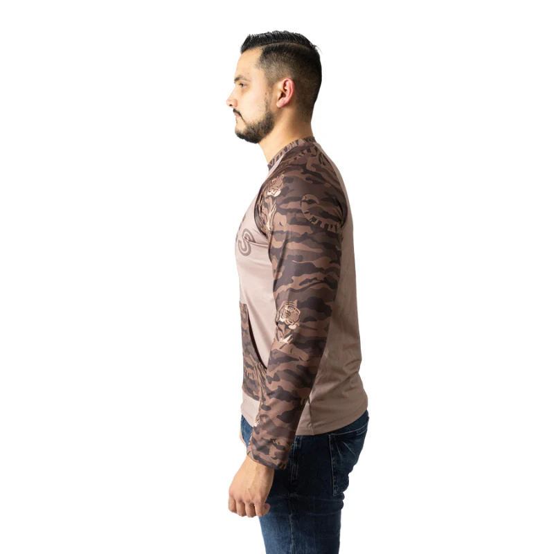 CREWNECK TIGRES CAMO CAFE