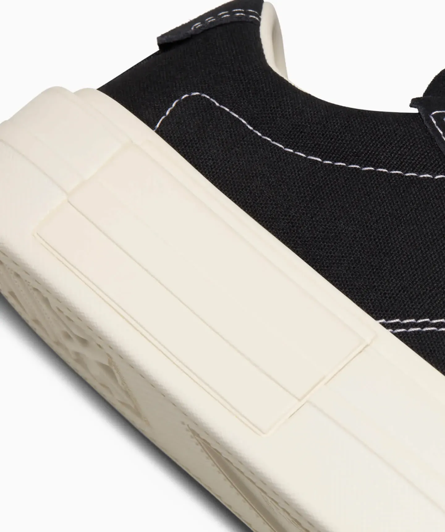 Tenis Converse de Plataforma Chuck Taylor Cruise Negros en Choclo de Lona para Mujer