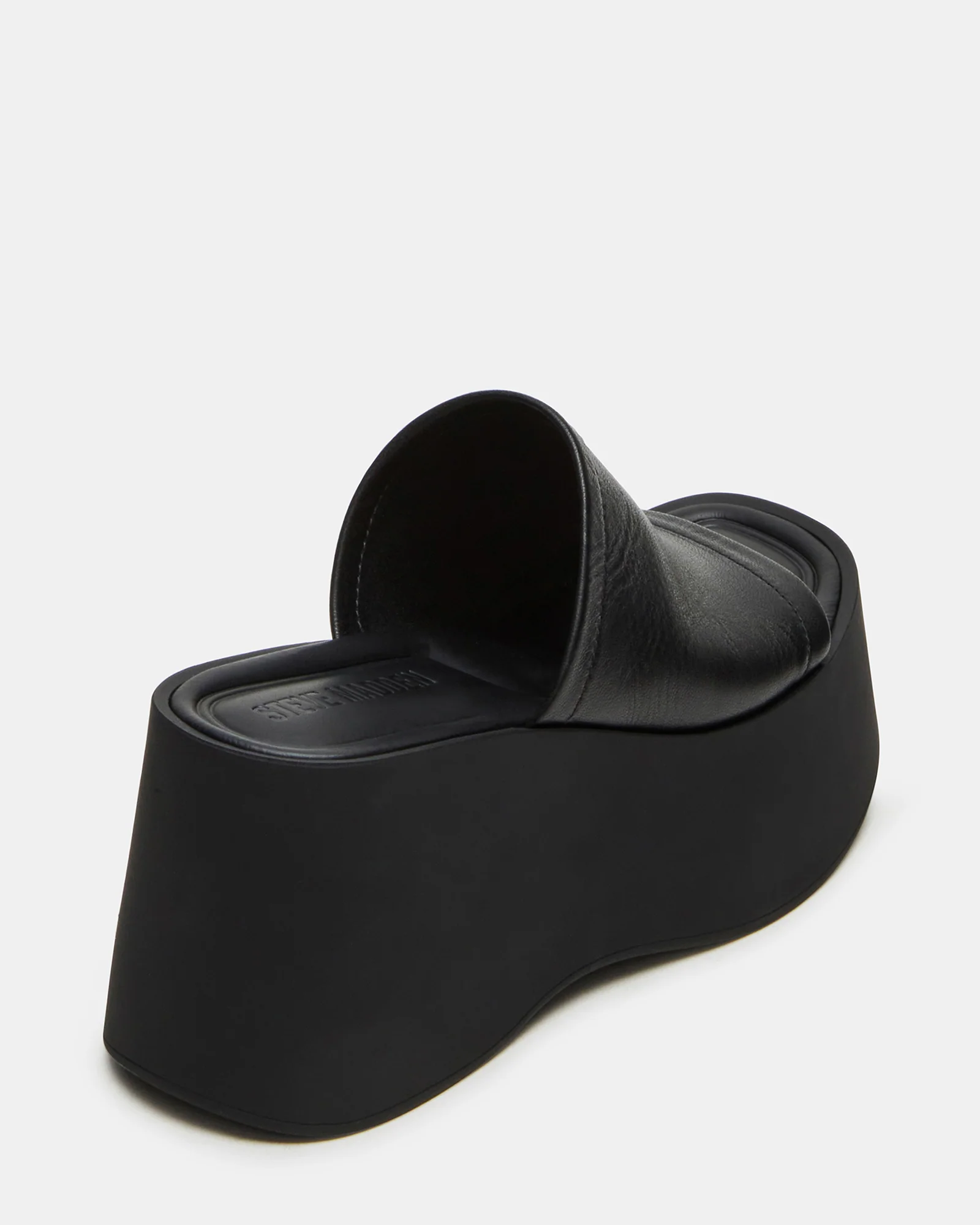 ALTITUDE BLACK LEATHER