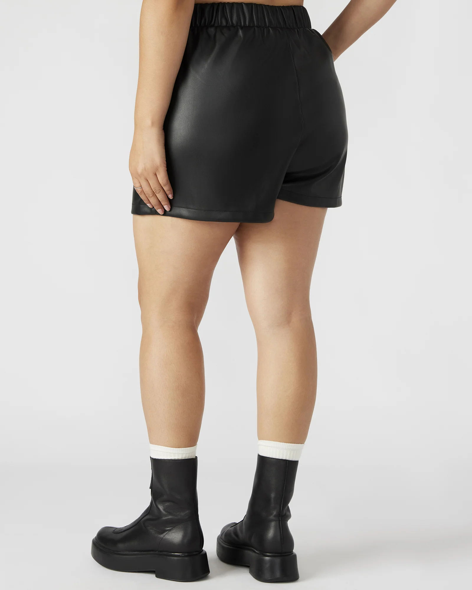 FAUX THE RECORD SHORT BLACK