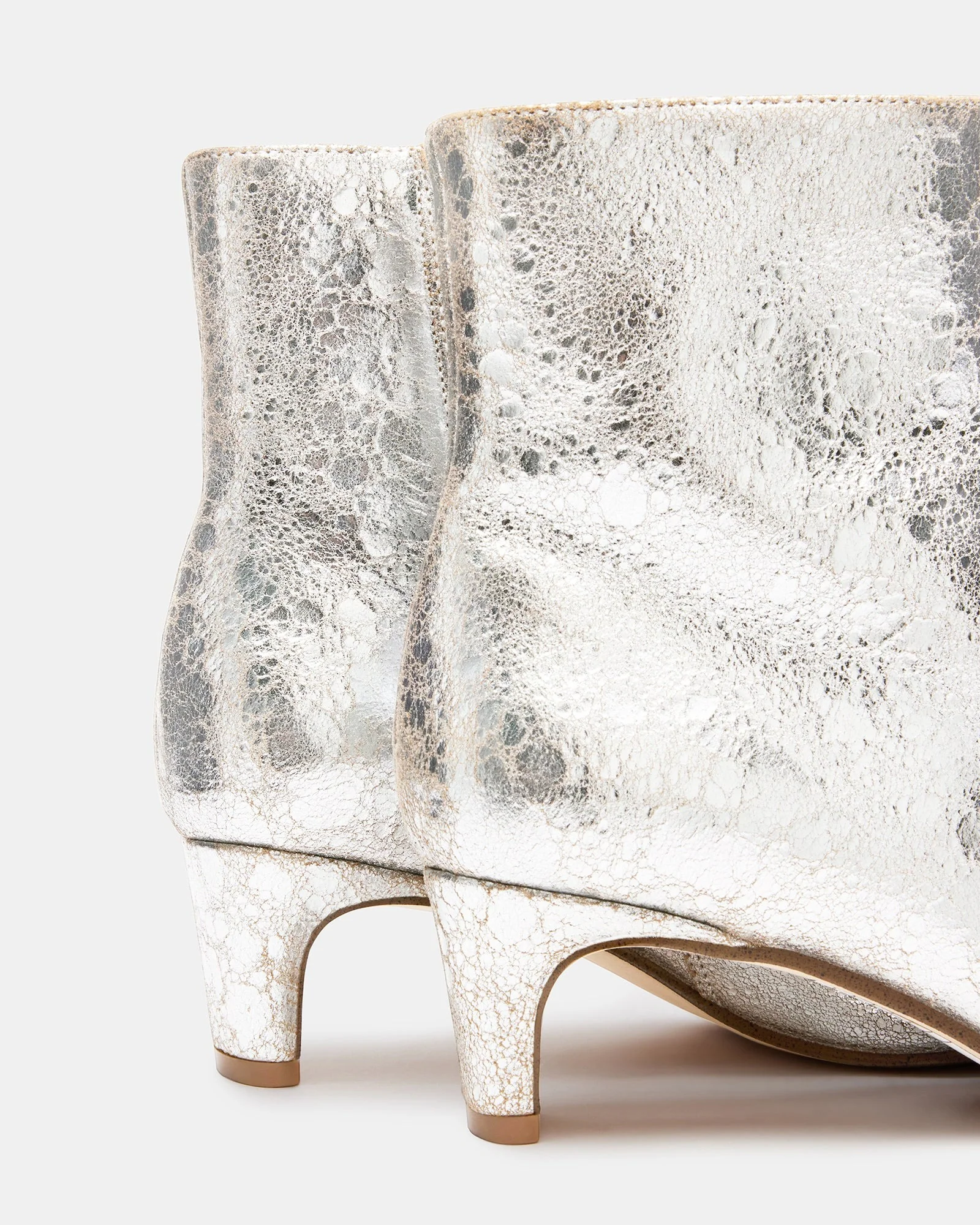 DELVIE SILVER LEATHER