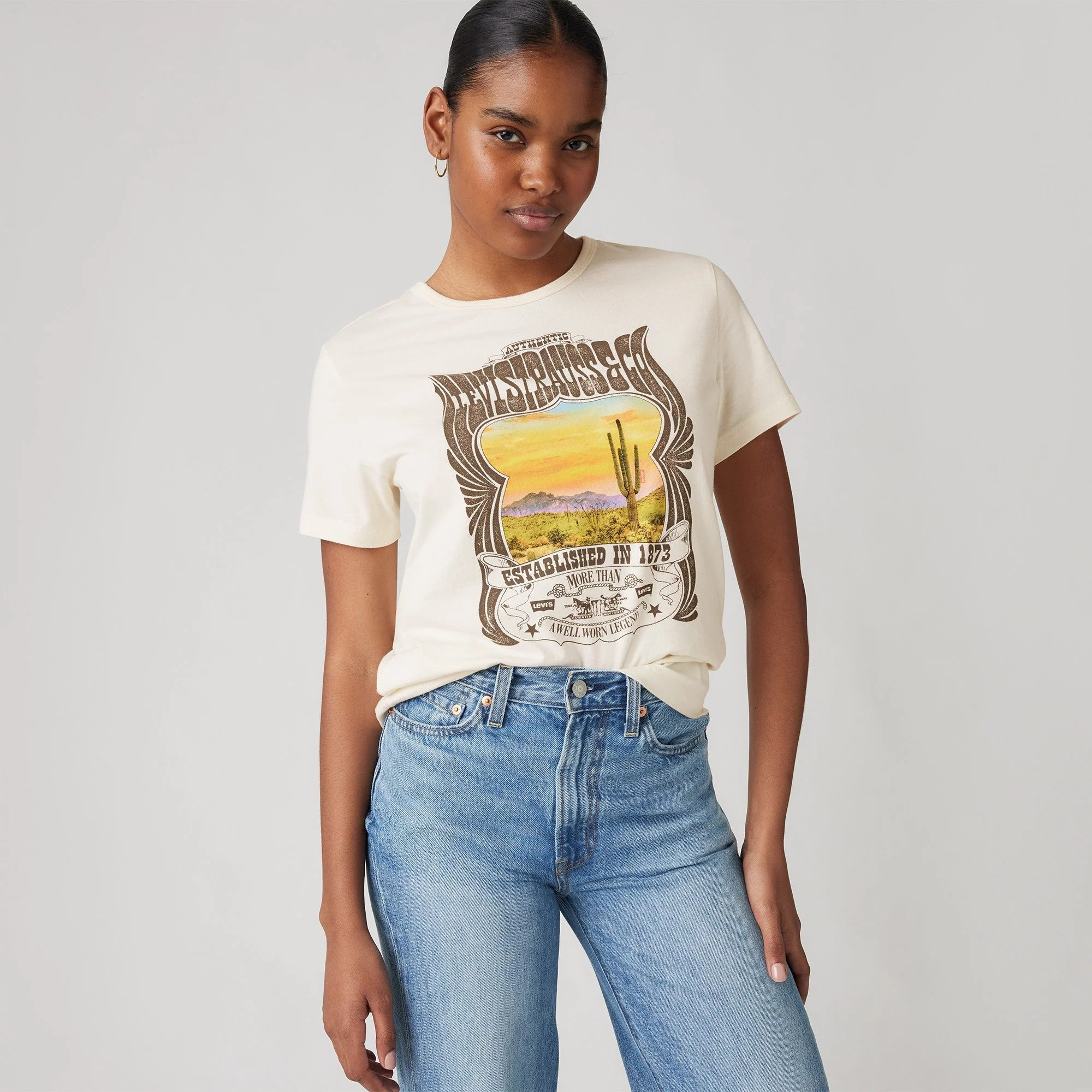 Levi's® Women's Graphic Iconic Tee