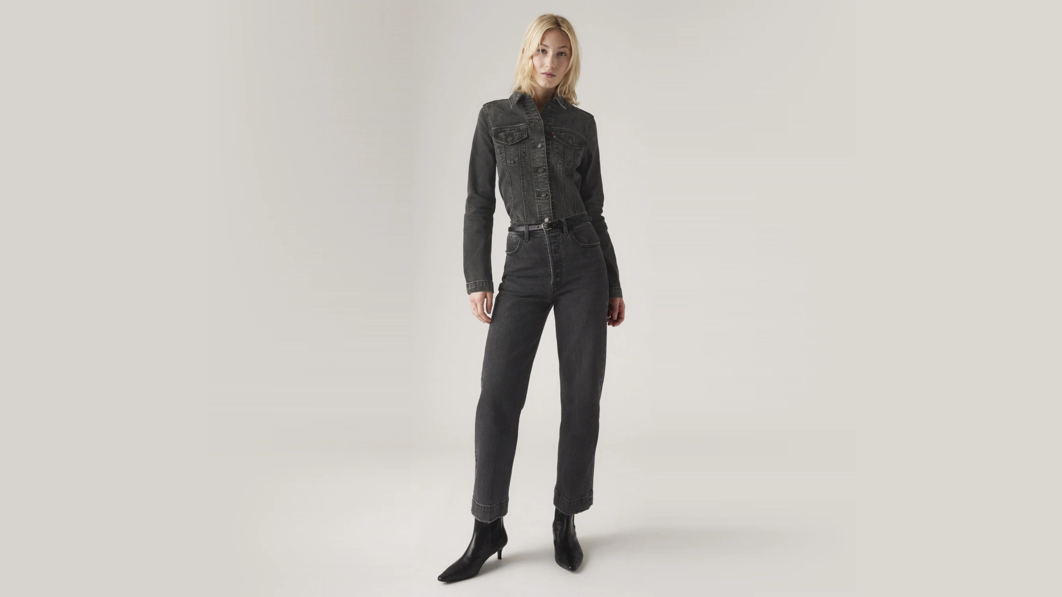 Levi's® Women's Ribcage Straight Ankle Tailored Jeans