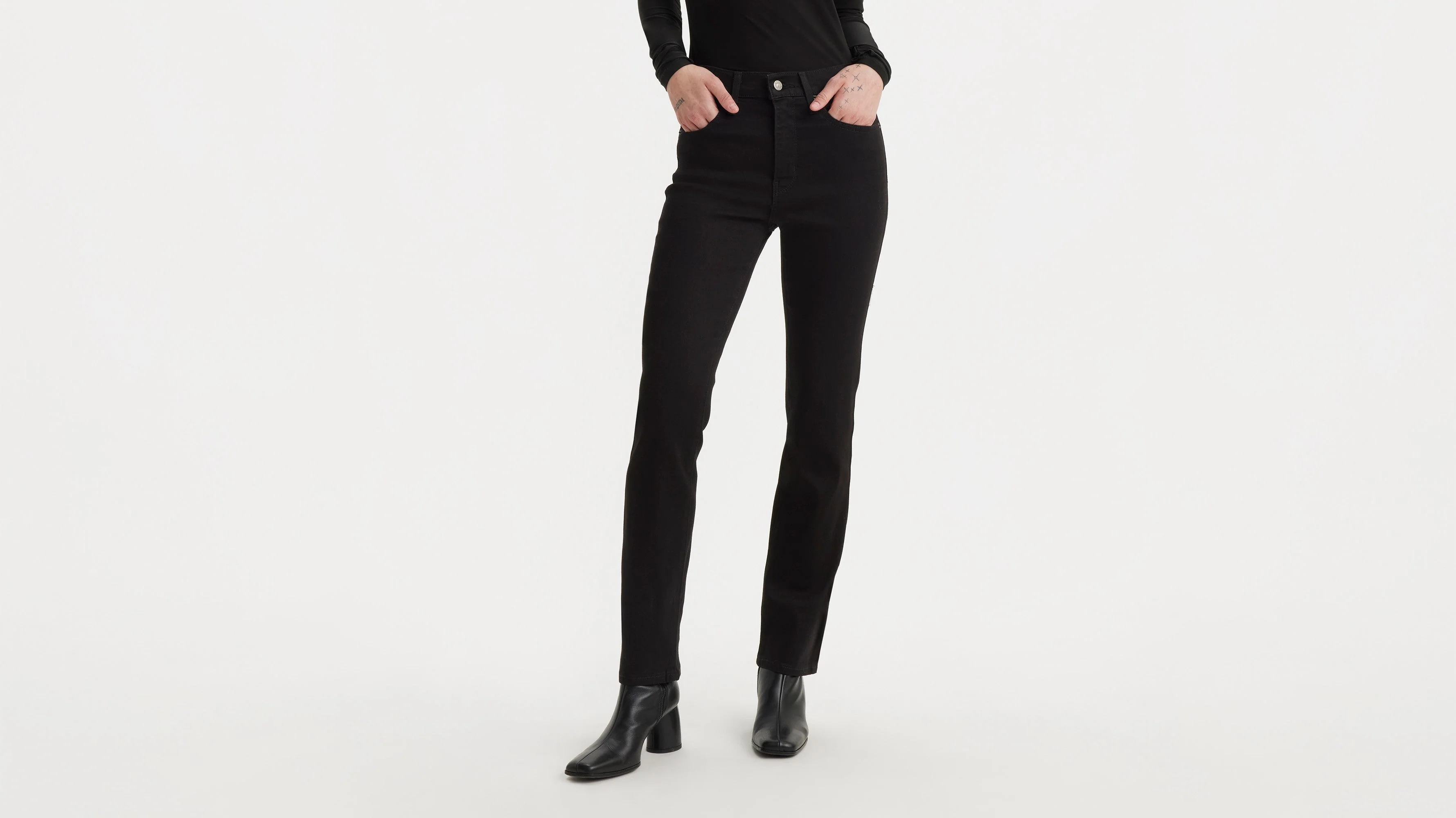 Levi’s® Women's 724 High-Rise Slim Straight Jeans