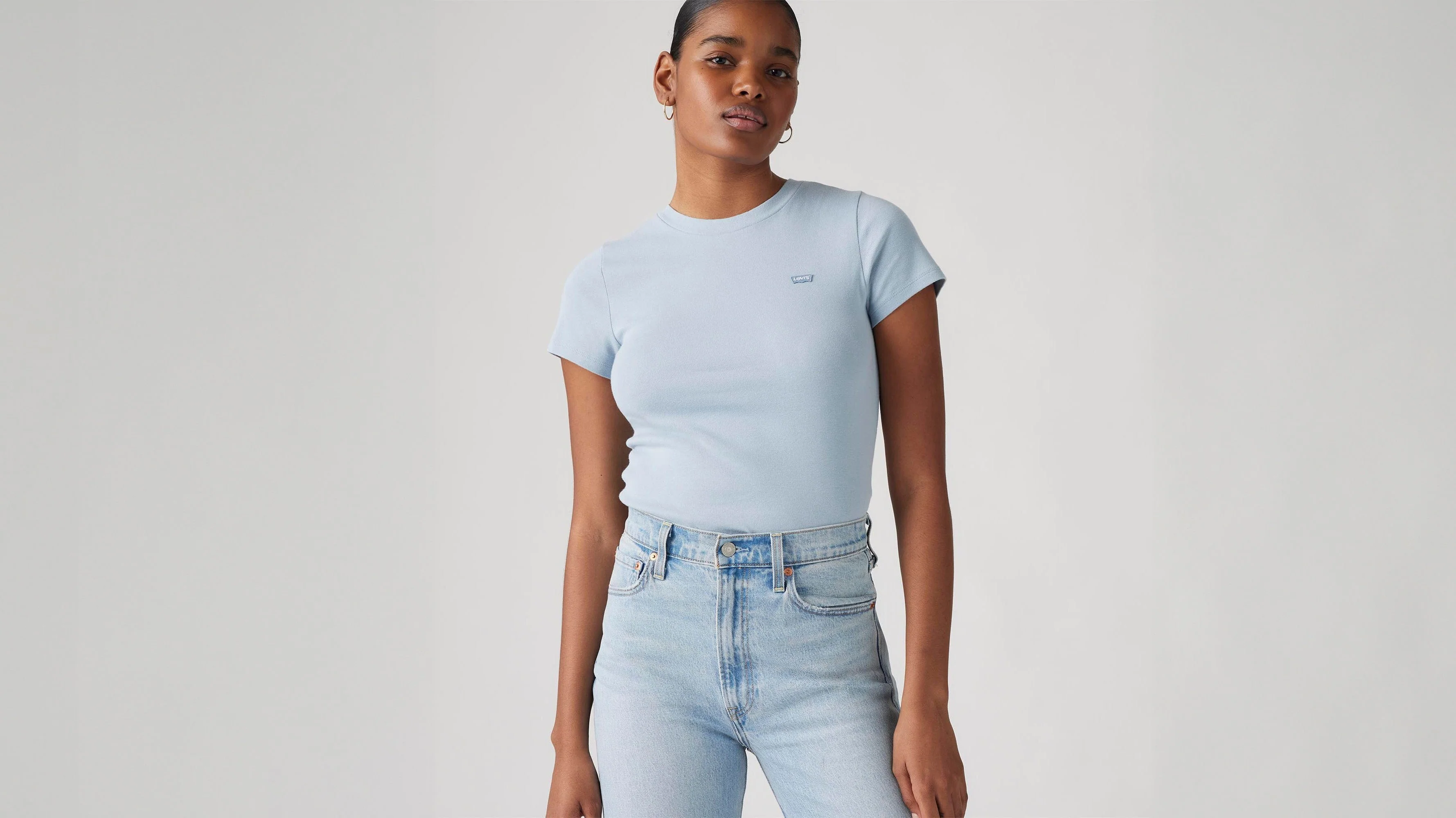 Levi's® Women's Essential Housemark Short-Sleeve Tee