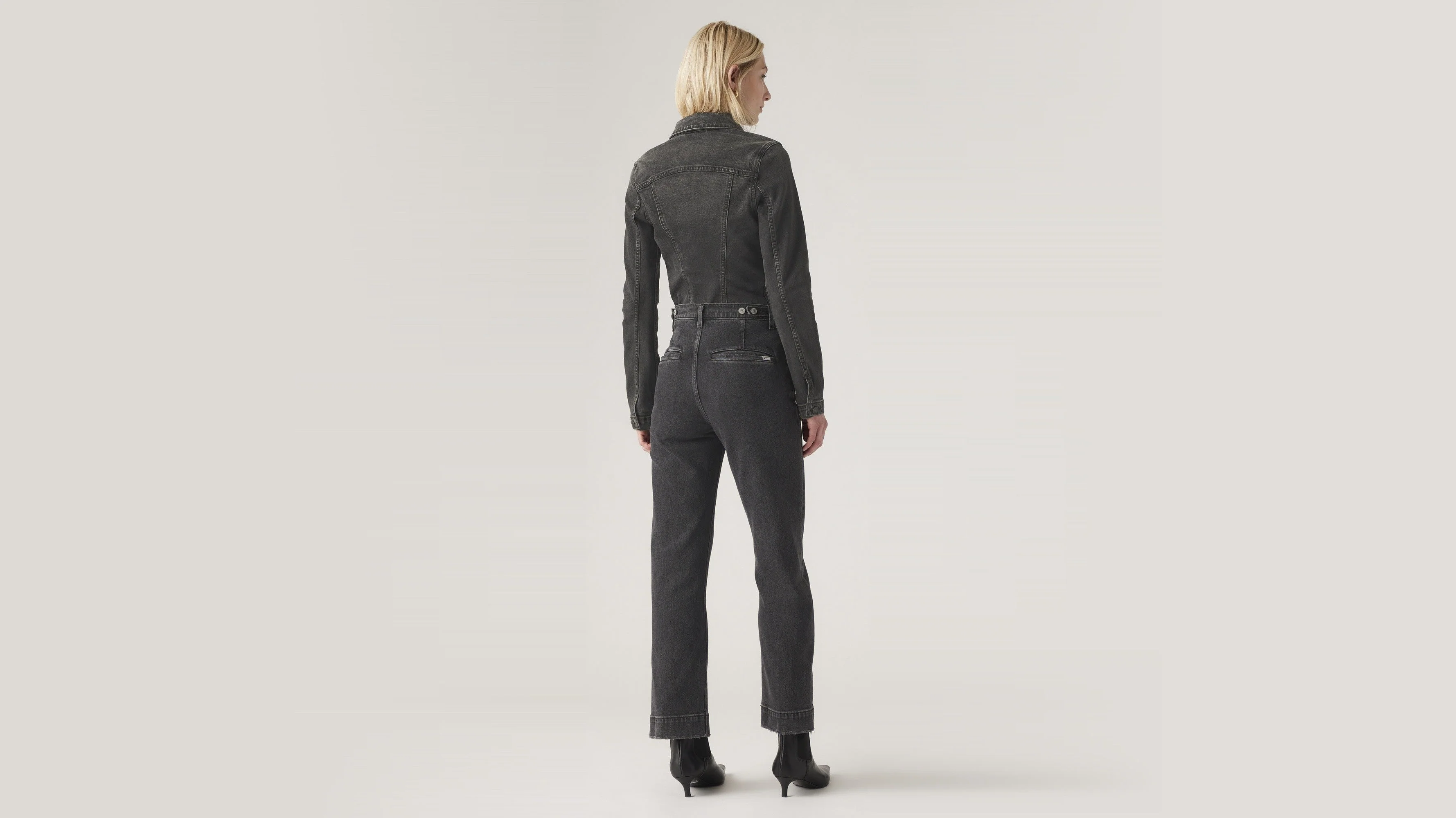 Levi's® Women's Ribcage Straight Ankle Tailored Jeans