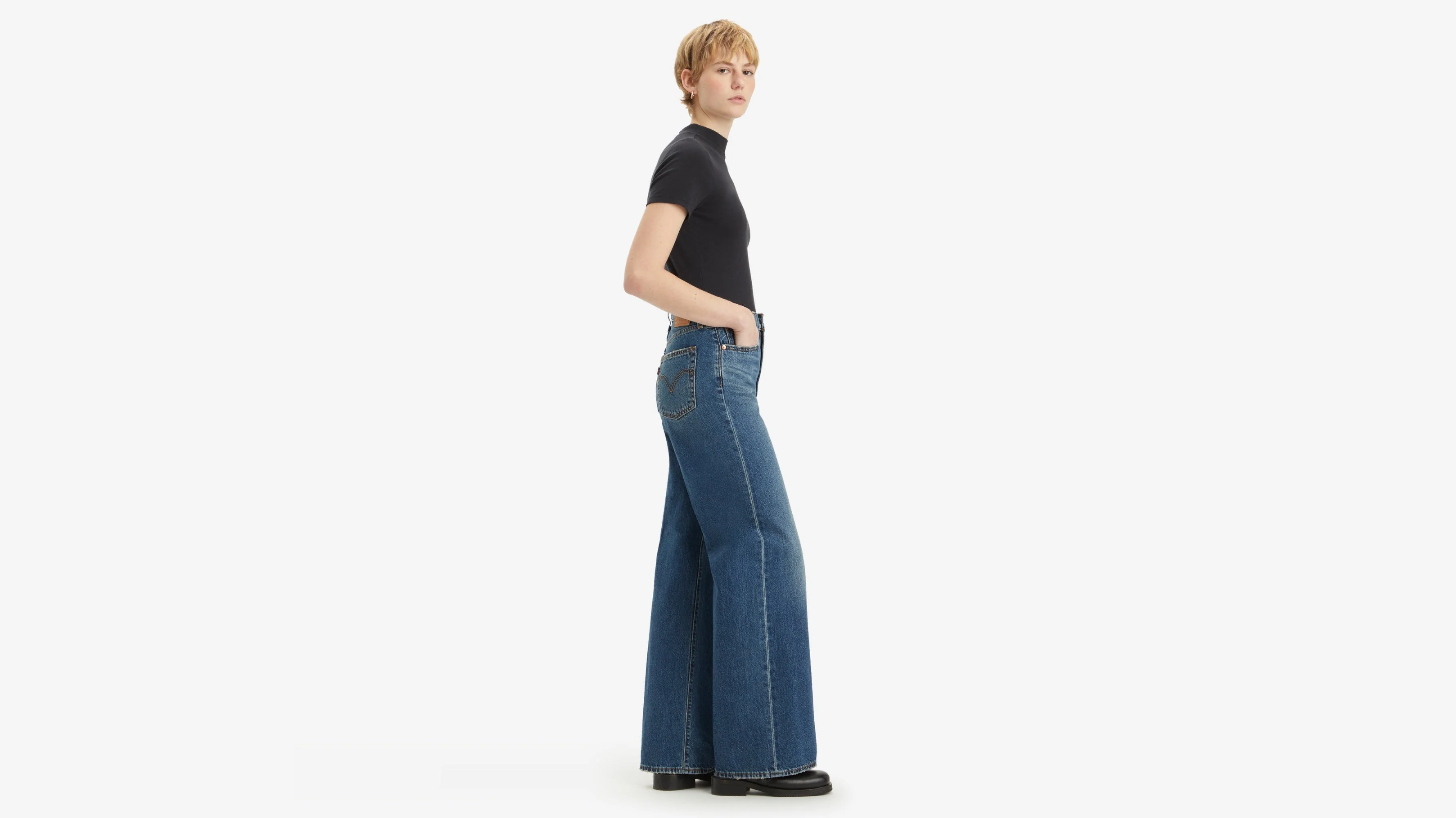 Levi’s® Women’s Ribcage Wide-Leg Jeans