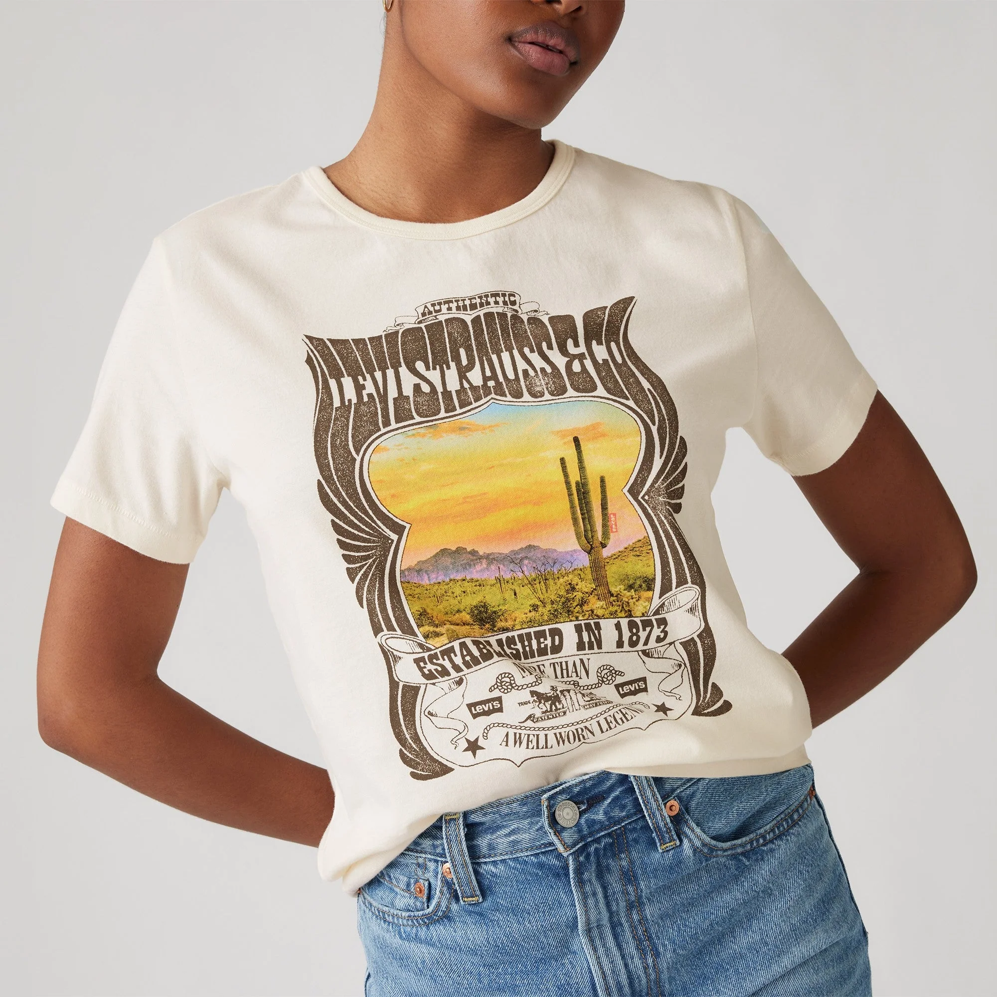 Levi's® Women's Graphic Iconic Tee